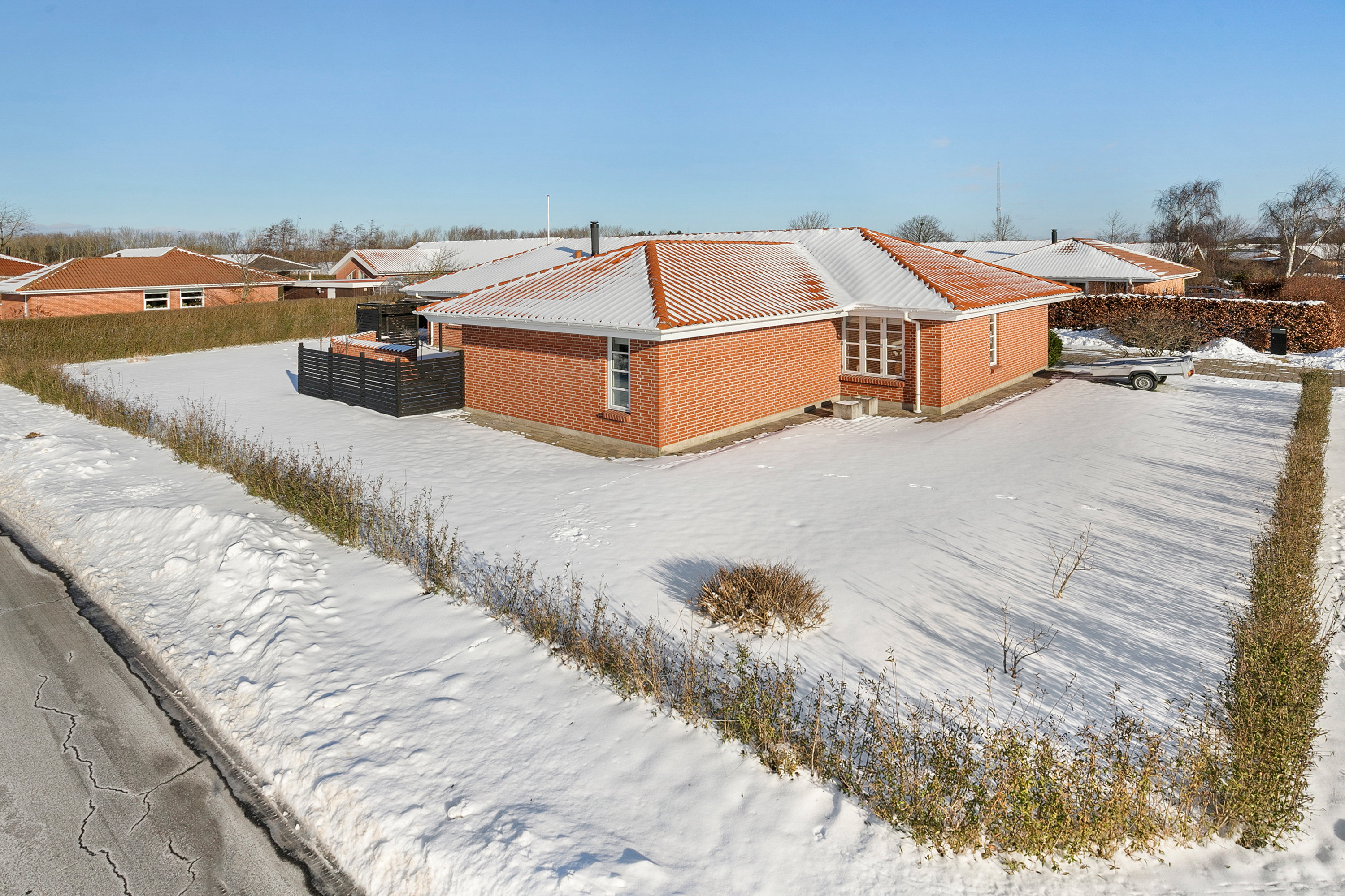 Fremhævet facade billede i fuldskærmstilstand. Billede af Peter Heises Kvarter 38, 9700 Brønderslev