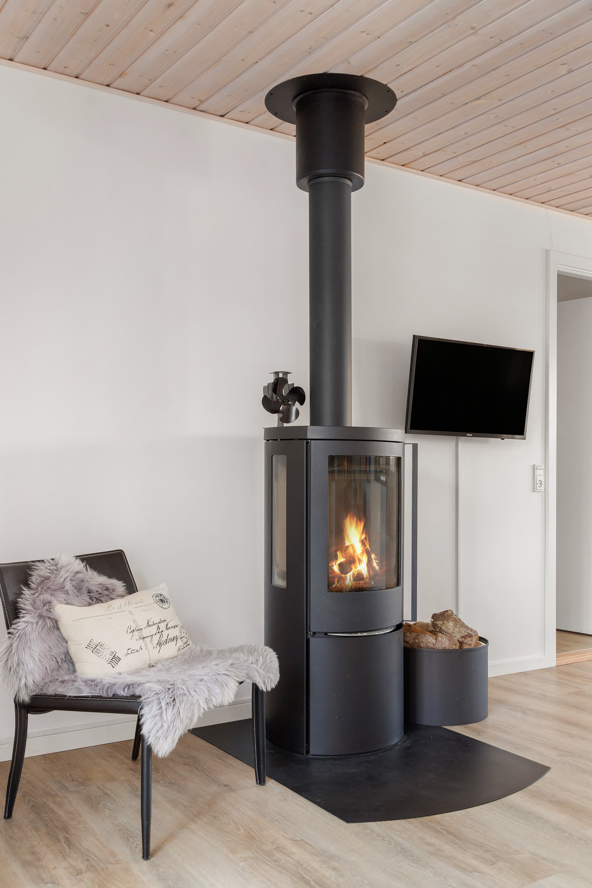 Fremhævet brændeovn billede i fuldskærmstilstand. Billede af Peter Heises Kvarter 38, 9700 Brønderslev