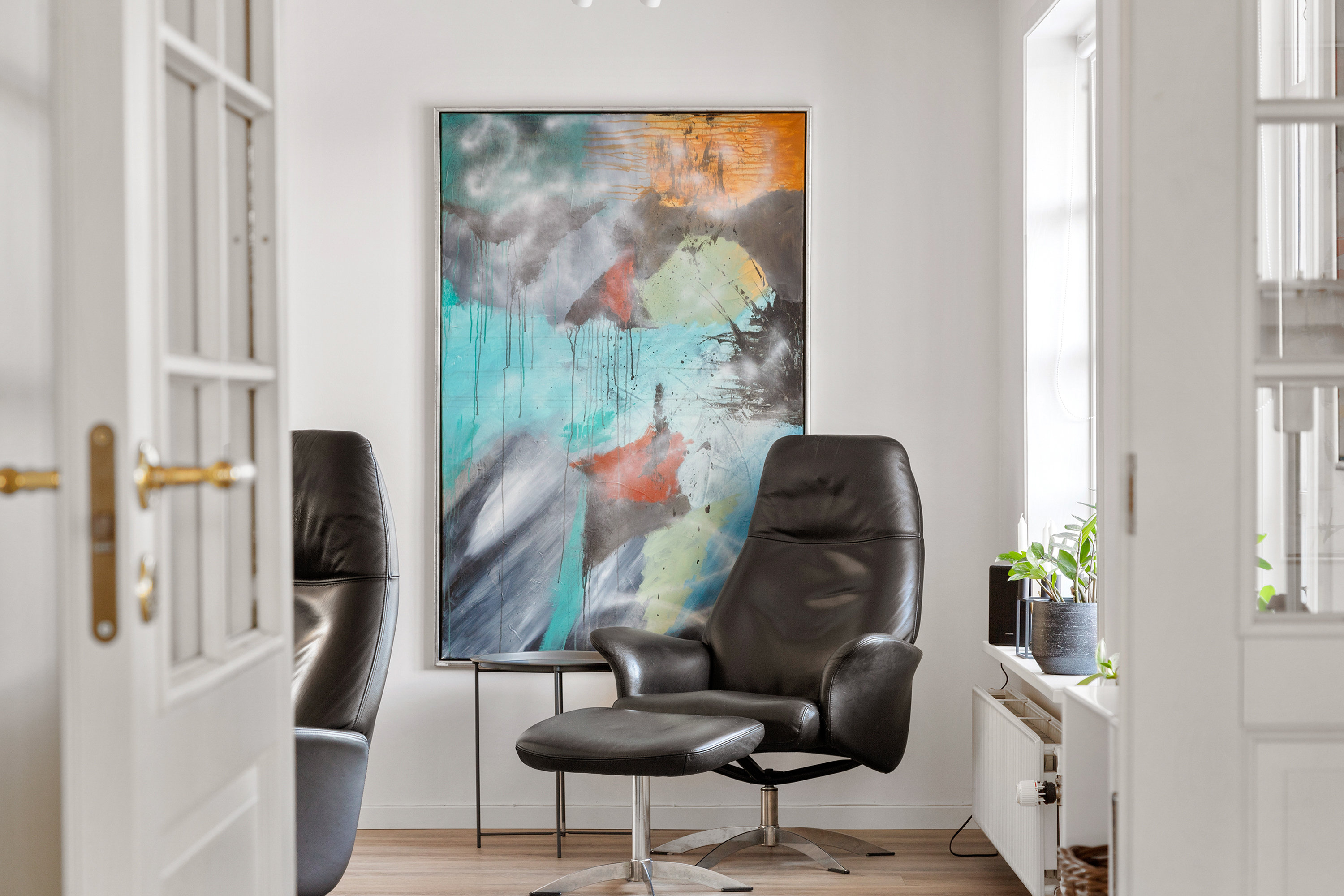 Fremhævet stue billede i fuldskærmstilstand. Billede af Peter Heises Kvarter 38, 9700 Brønderslev