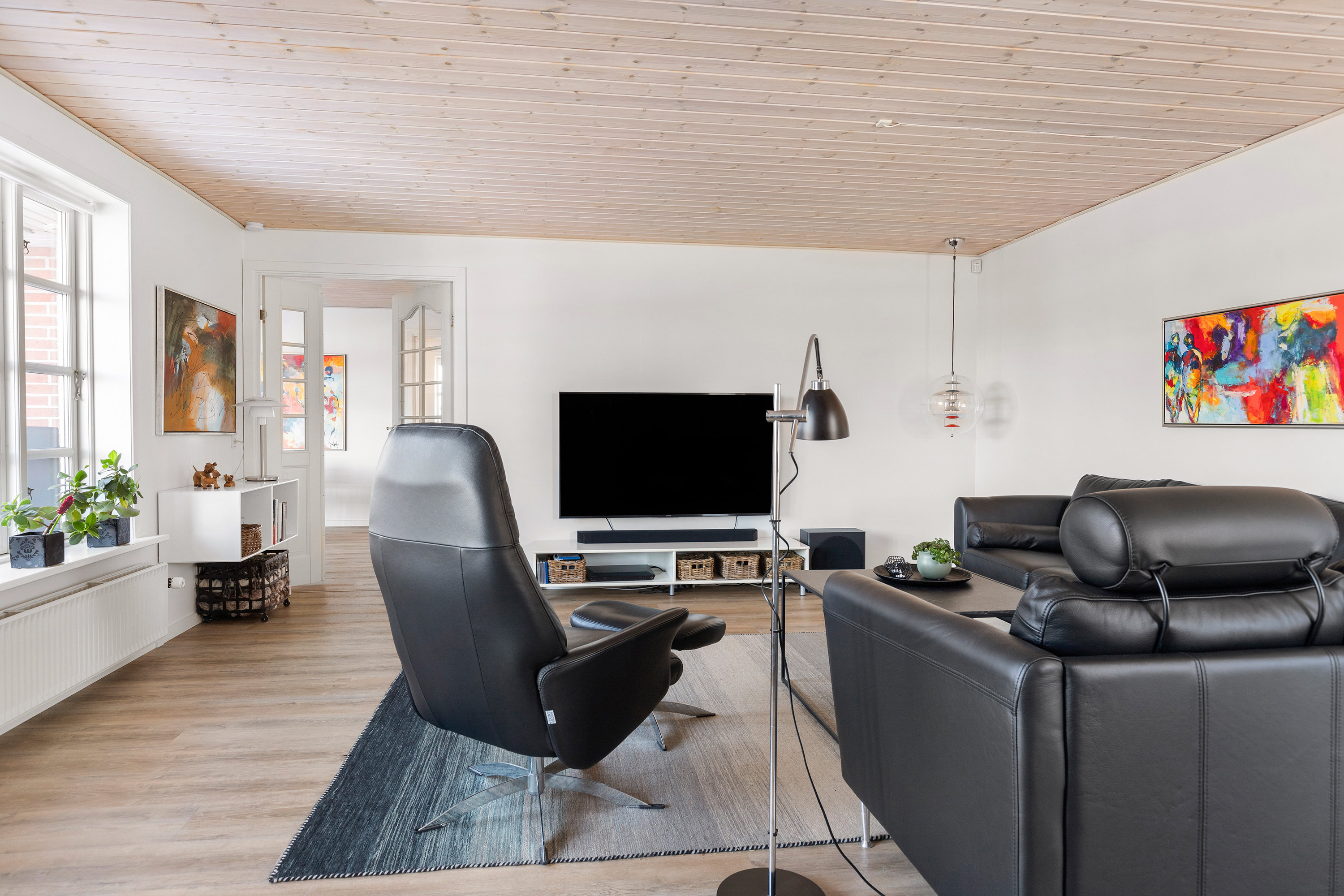 Fremhævet stue billede i fuldskærmstilstand. Billede af Peter Heises Kvarter 38, 9700 Brønderslev