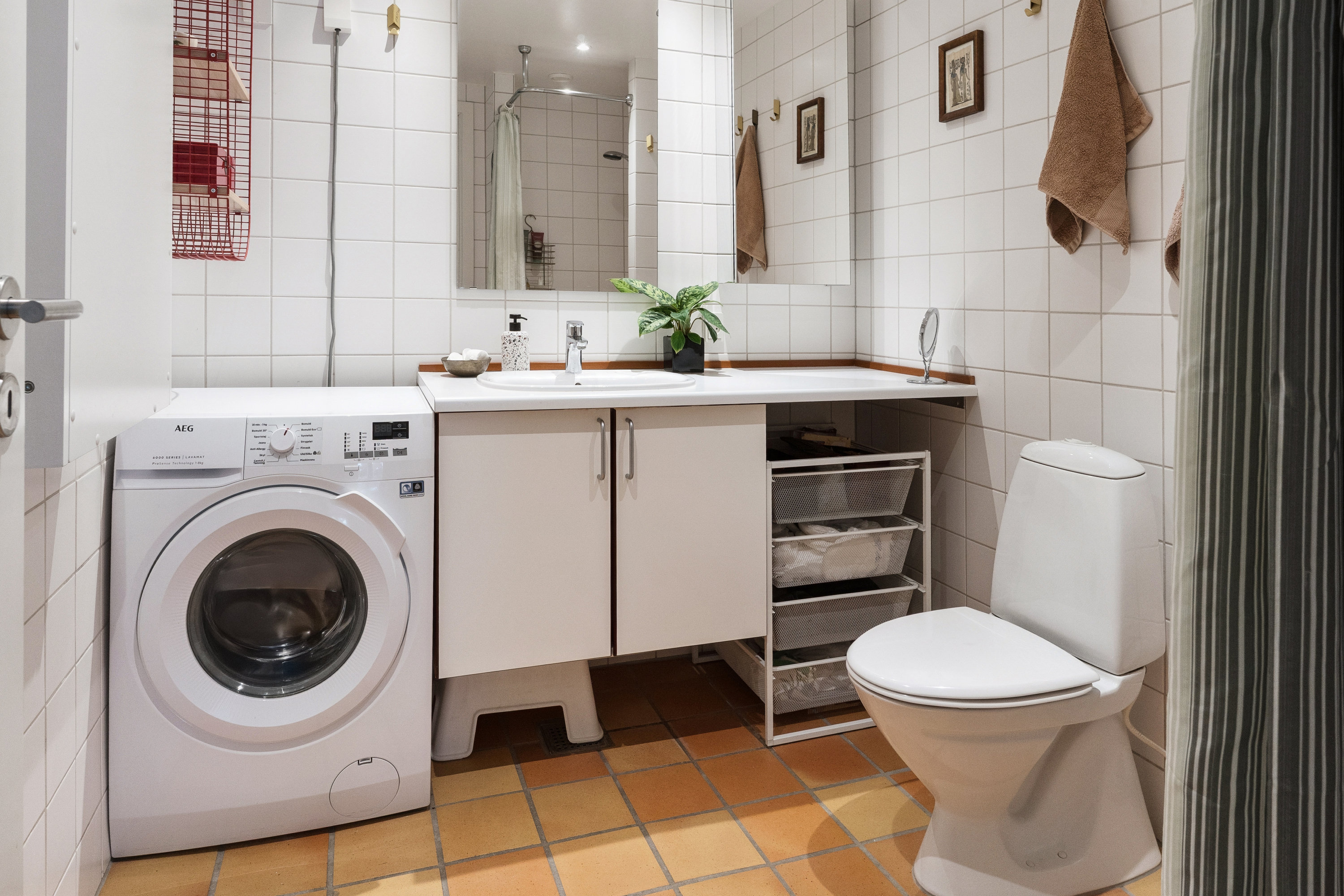 Fremhævet badeværelse billede i fuldskærmstilstand. Billede af Rosenvængets Hovedvej 46, st.. 2., 2100 København Ø