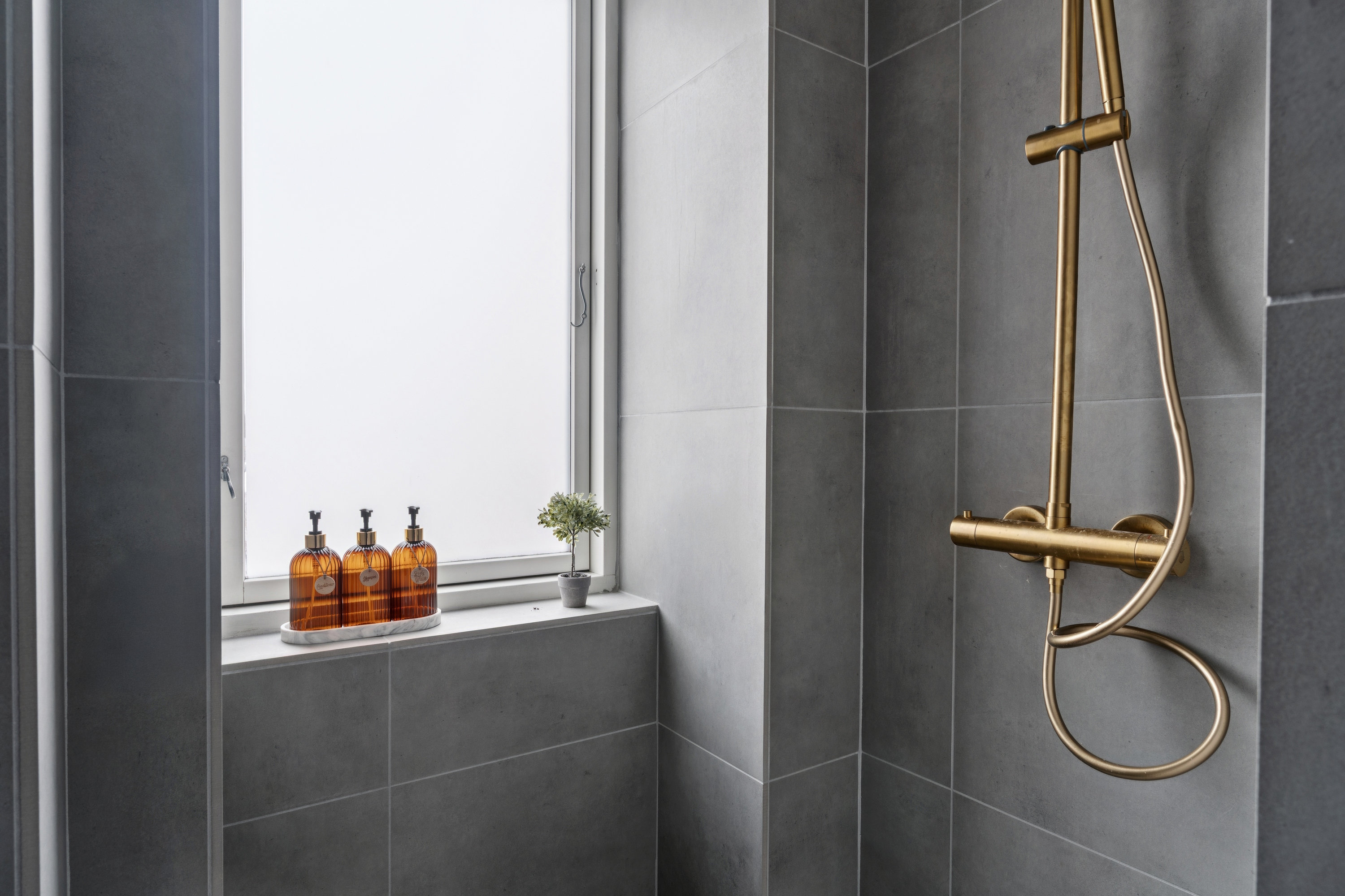 Fremhævet badeværelse billede i fuldskærmstilstand. Billede af Østerbrogade 222, 1. th., 2100 København Ø