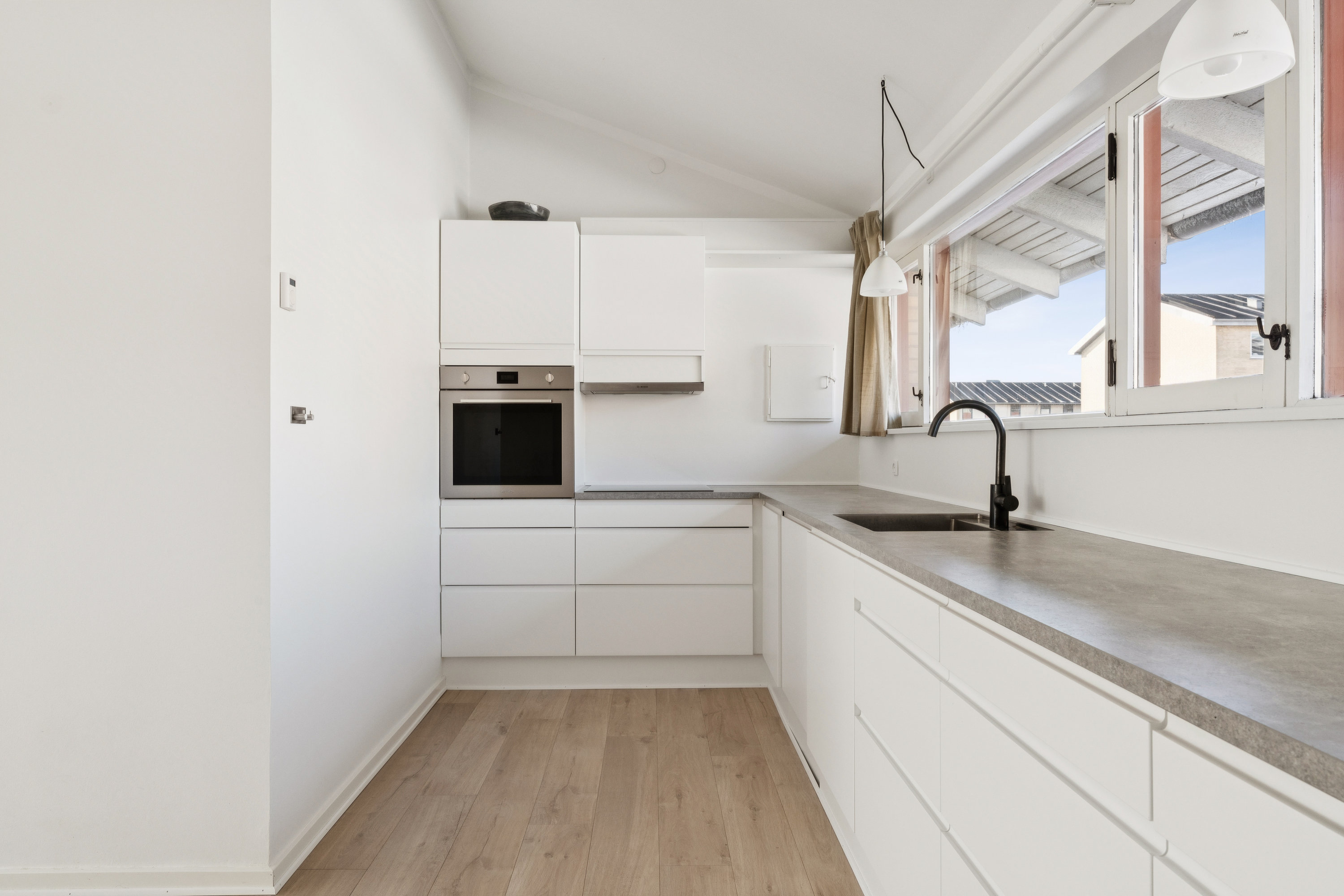 Fremhævet køkken billede i fuldskærmstilstand. Billede af Revlingbakken 31, 1. tv., 9000 Aalborg