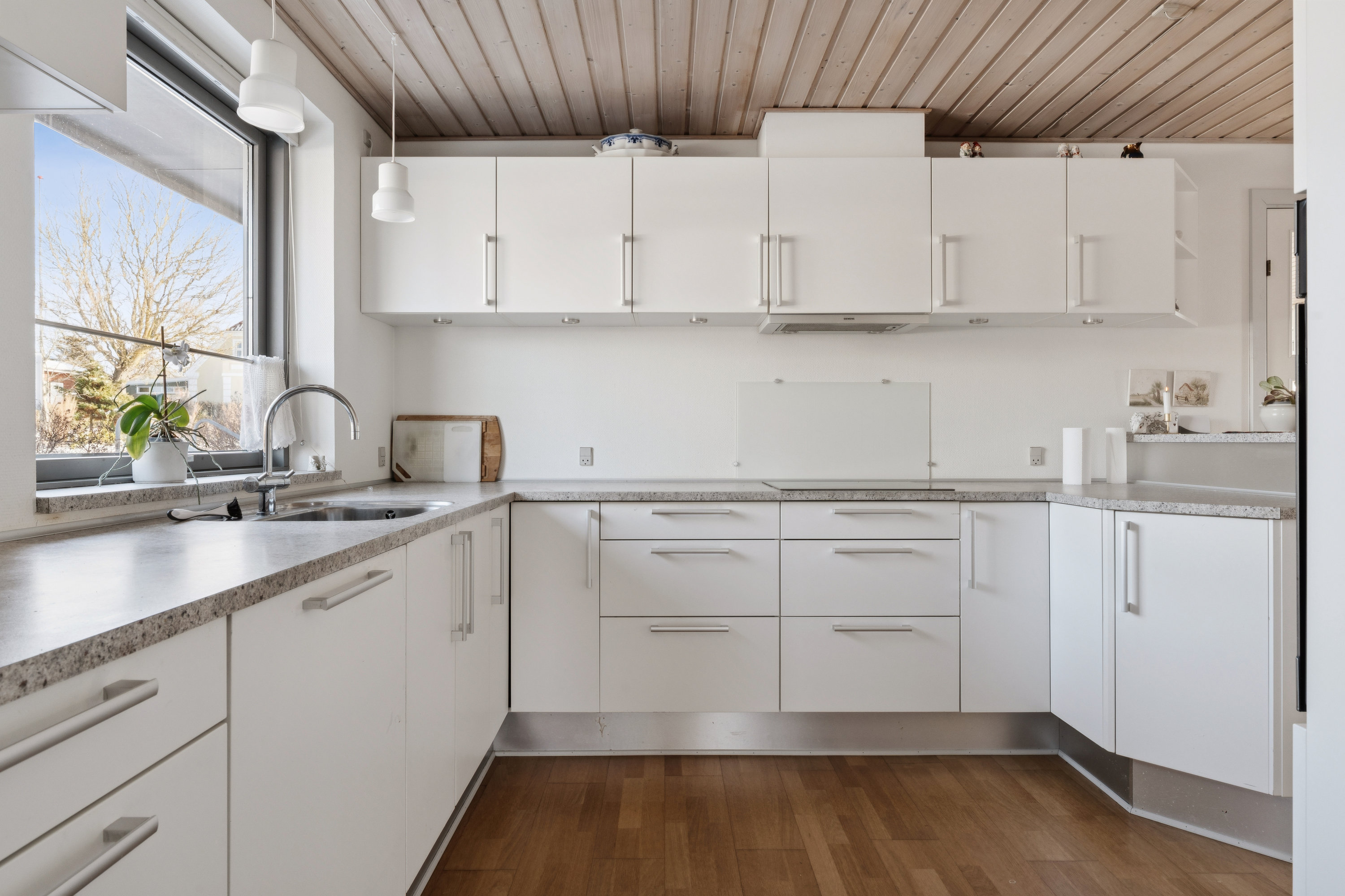 Fremhævet køkken billede i fuldskærmstilstand. Billede af Villavej 8, 9240 Nibe