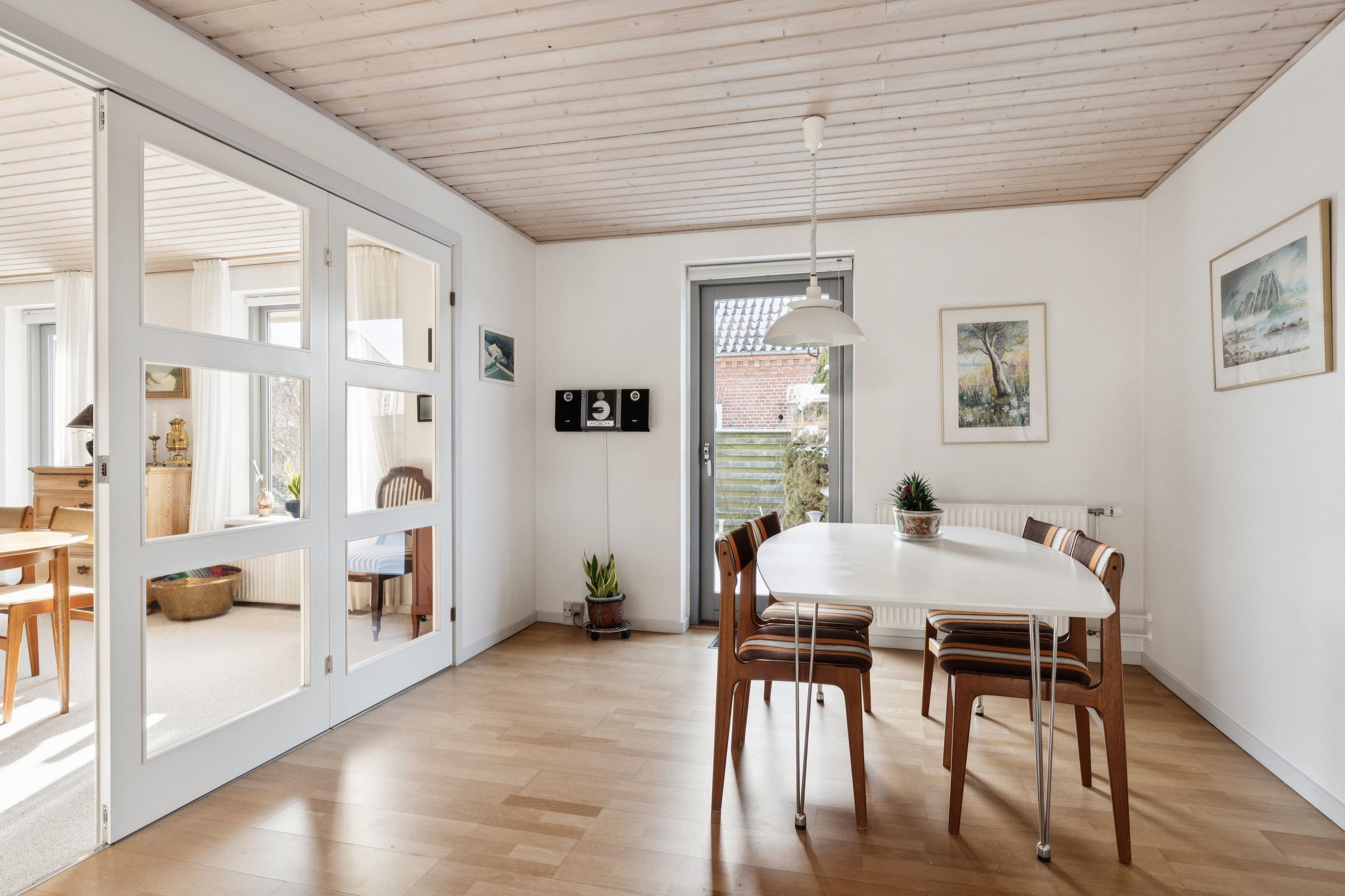 Fremhævet stue billede i fuldskærmstilstand. Billede af Villavej 8, 9240 Nibe