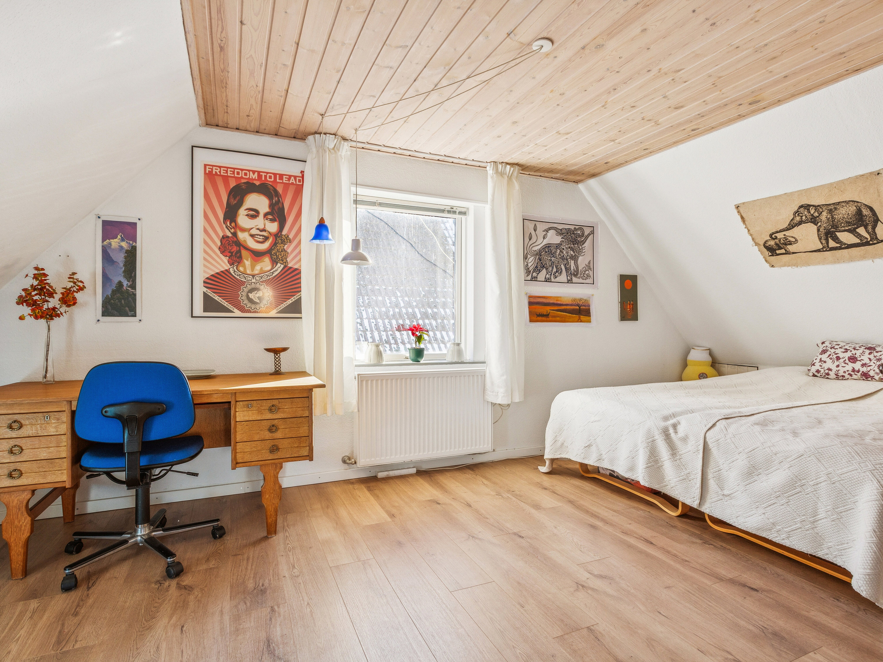 Fremhævet soveværelse billede i fuldskærmstilstand. Billede af Stationsvej 1, Sønderskov, 9800 Hjørring