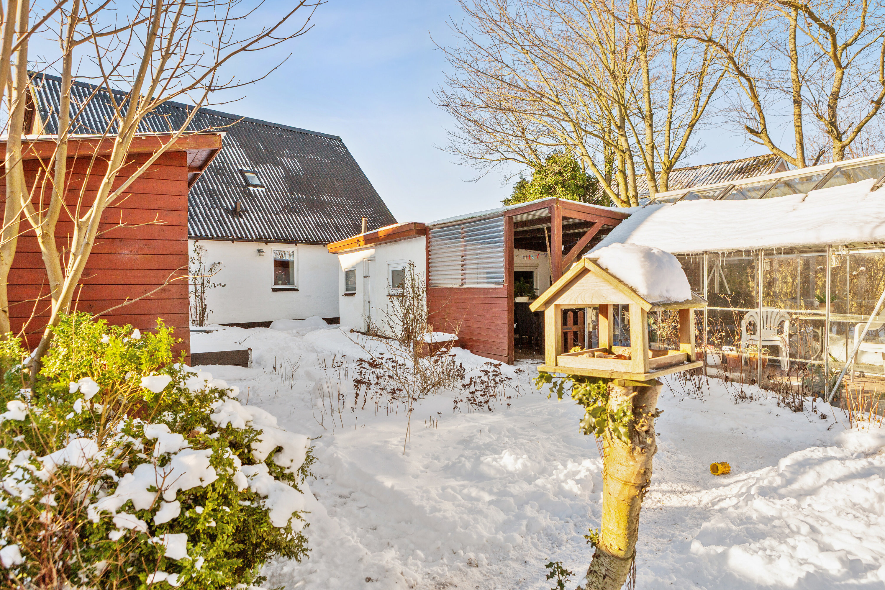 Fremhævet udendørs billede i fuldskærmstilstand. Billede af Stationsvej 1, Sønderskov, 9800 Hjørring
