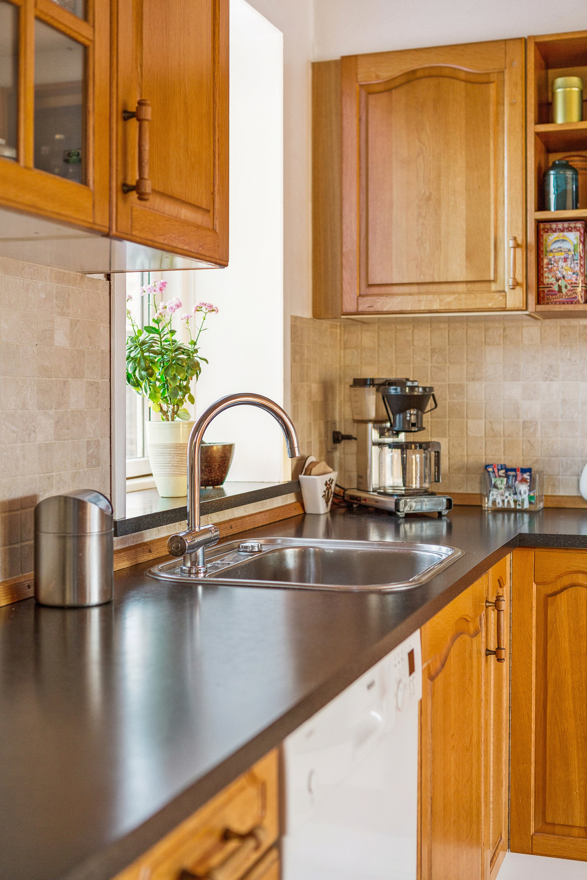 Fremhævet køkken billede i fuldskærmstilstand. Billede af Stationsvej 1, Sønderskov, 9800 Hjørring