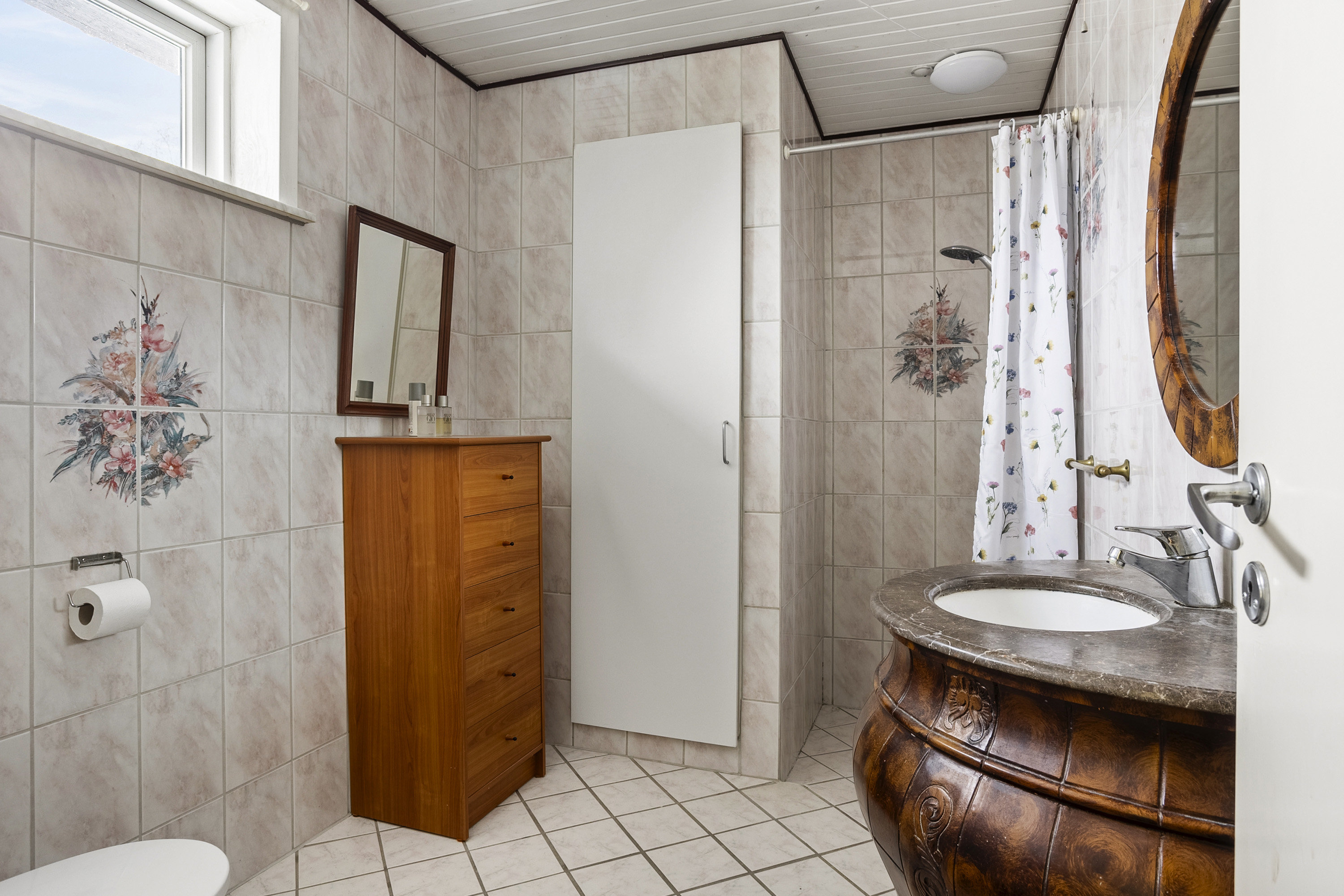 Fremhævet badeværelse billede i fuldskærmstilstand. Billede af Tulipanvej 2, Holsted St, 6670 Holsted