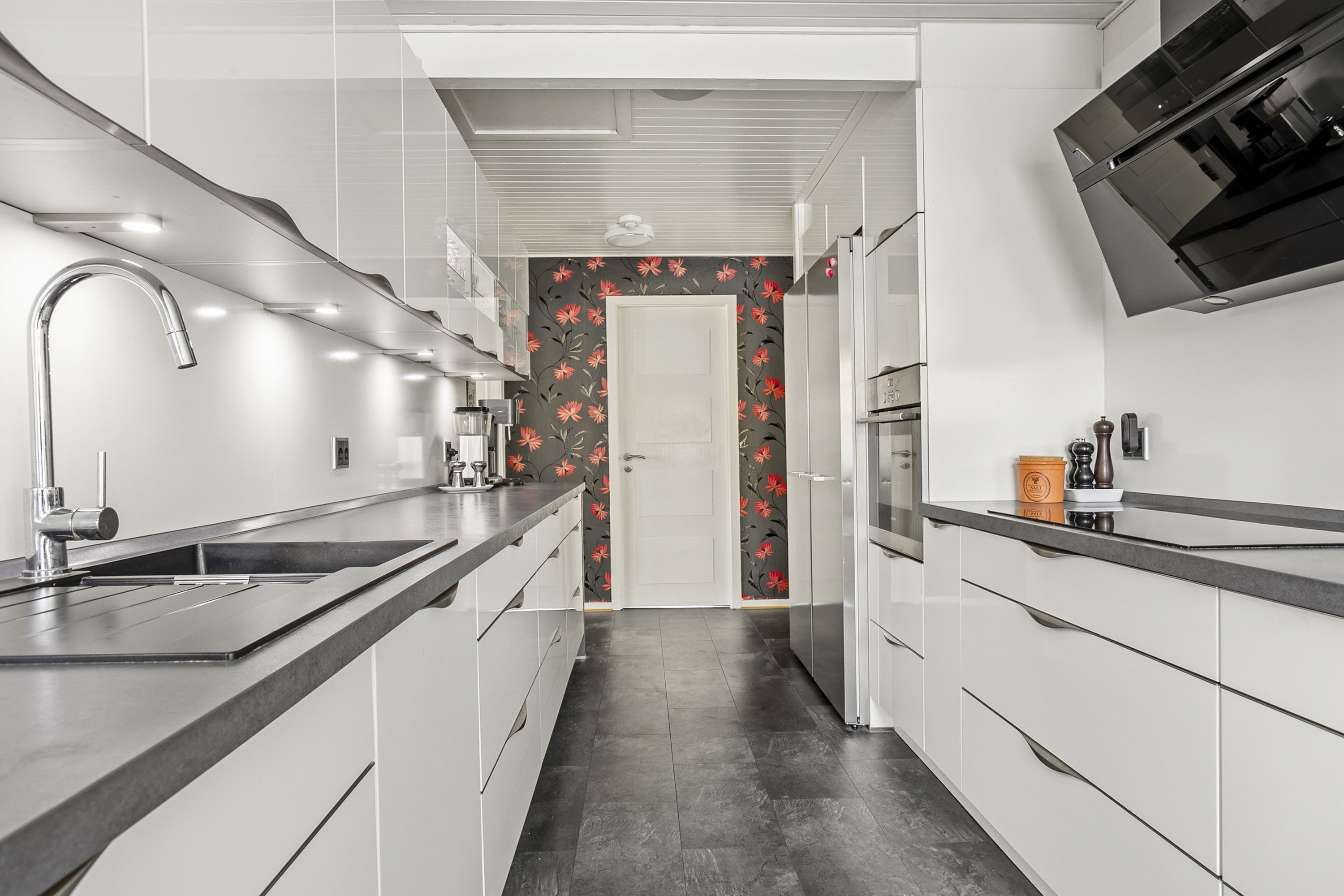 Fremhævet køkken billede i fuldskærmstilstand. Billede af Tulipanvej 2, Holsted St, 6670 Holsted