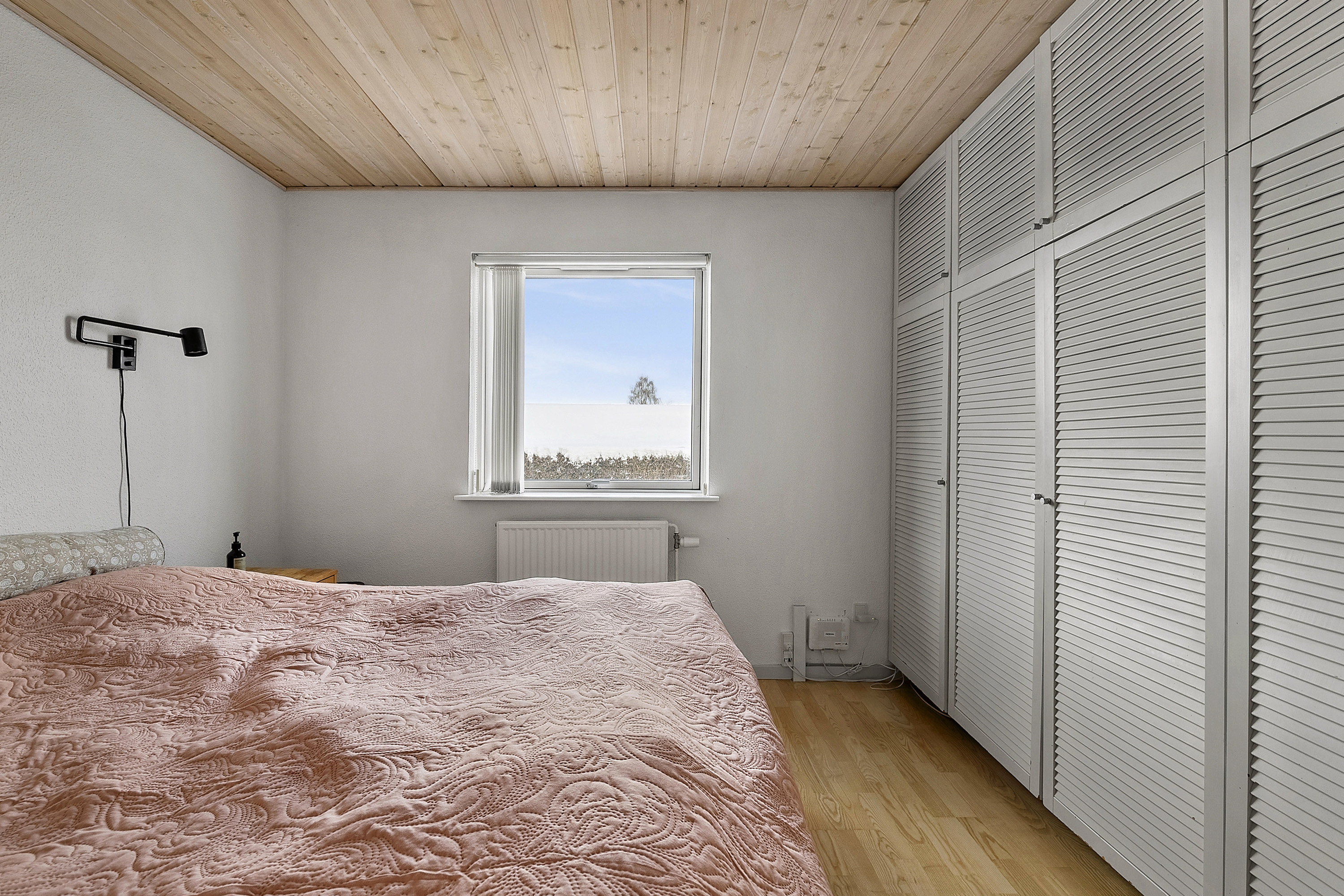 Fremhævet soveværelse billede i fuldskærmstilstand. Billede af Syrenvænget 36, 8362 Hørning