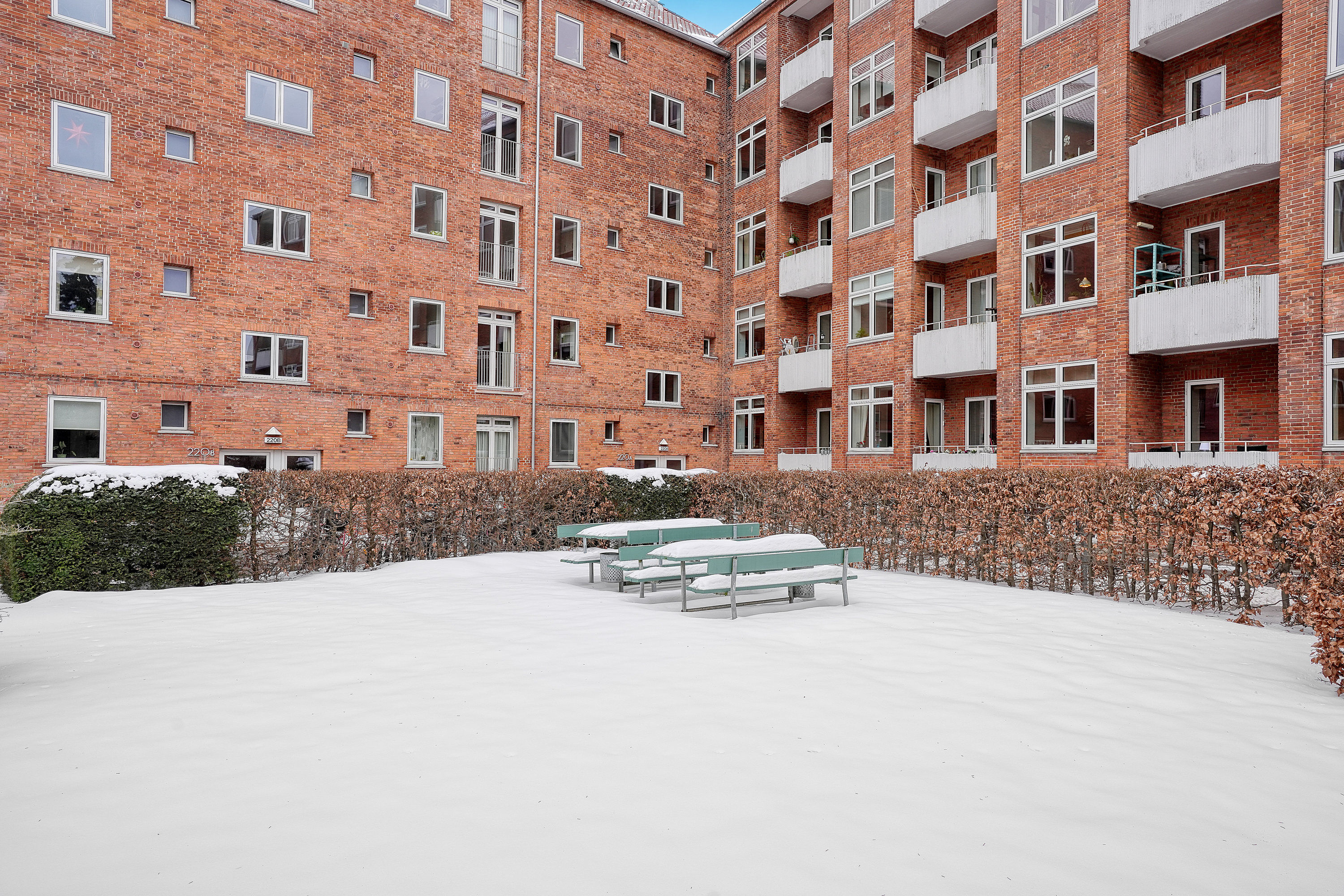 Fremhævet gårdmiljø billede i fuldskærmstilstand. Billede af Vangedevej 222A, 2. th., 2870 Dyssegård