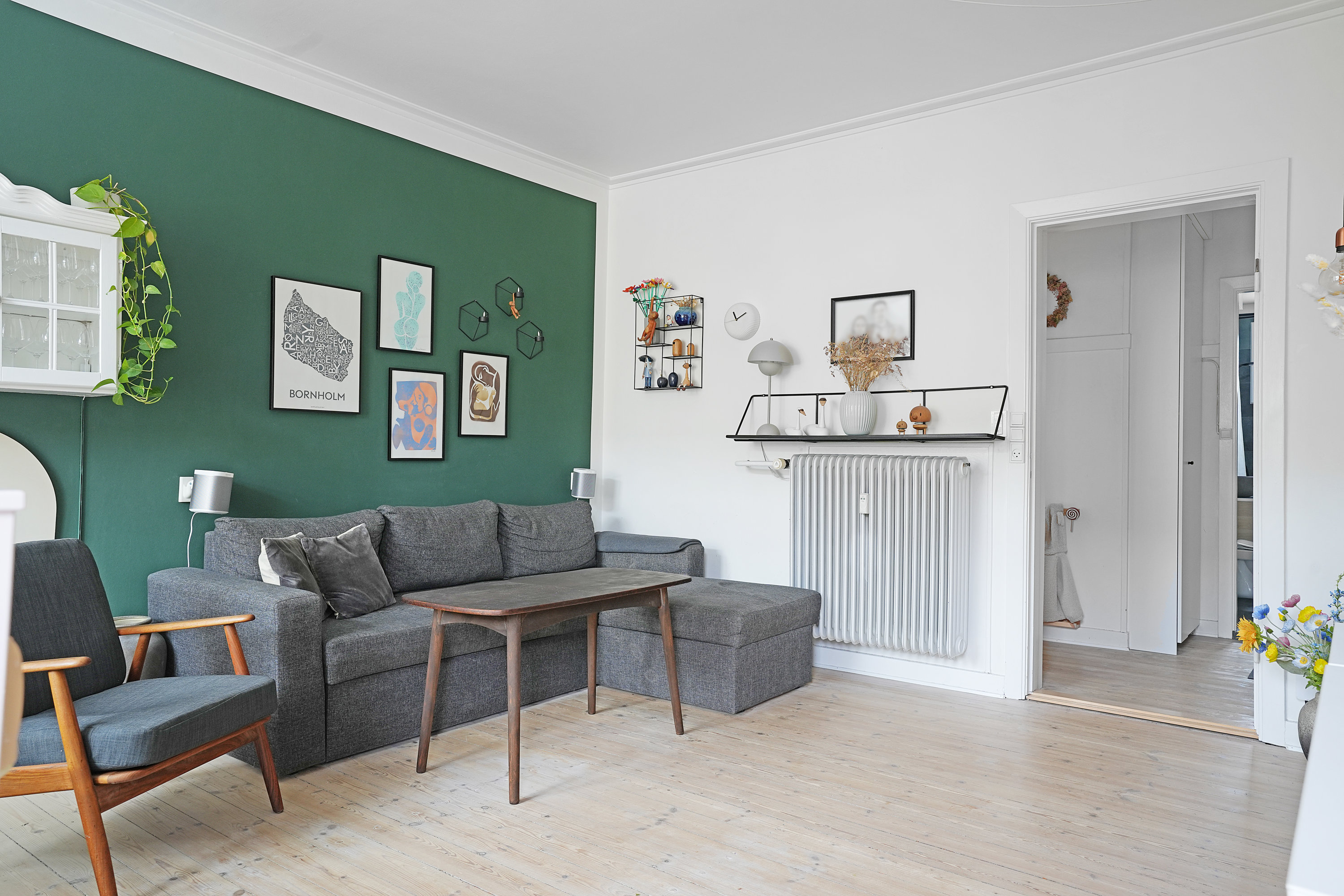 Fremhævet stue billede i fuldskærmstilstand. Billede af Vangedevej 222A, 2. th., 2870 Dyssegård