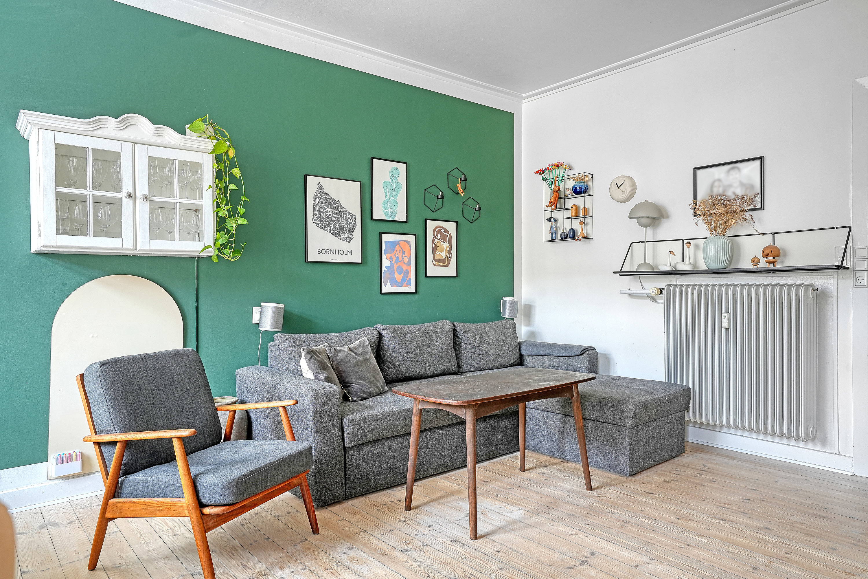 Fremhævet stue billede i fuldskærmstilstand. Billede af Vangedevej 222A, 2. th., 2870 Dyssegård