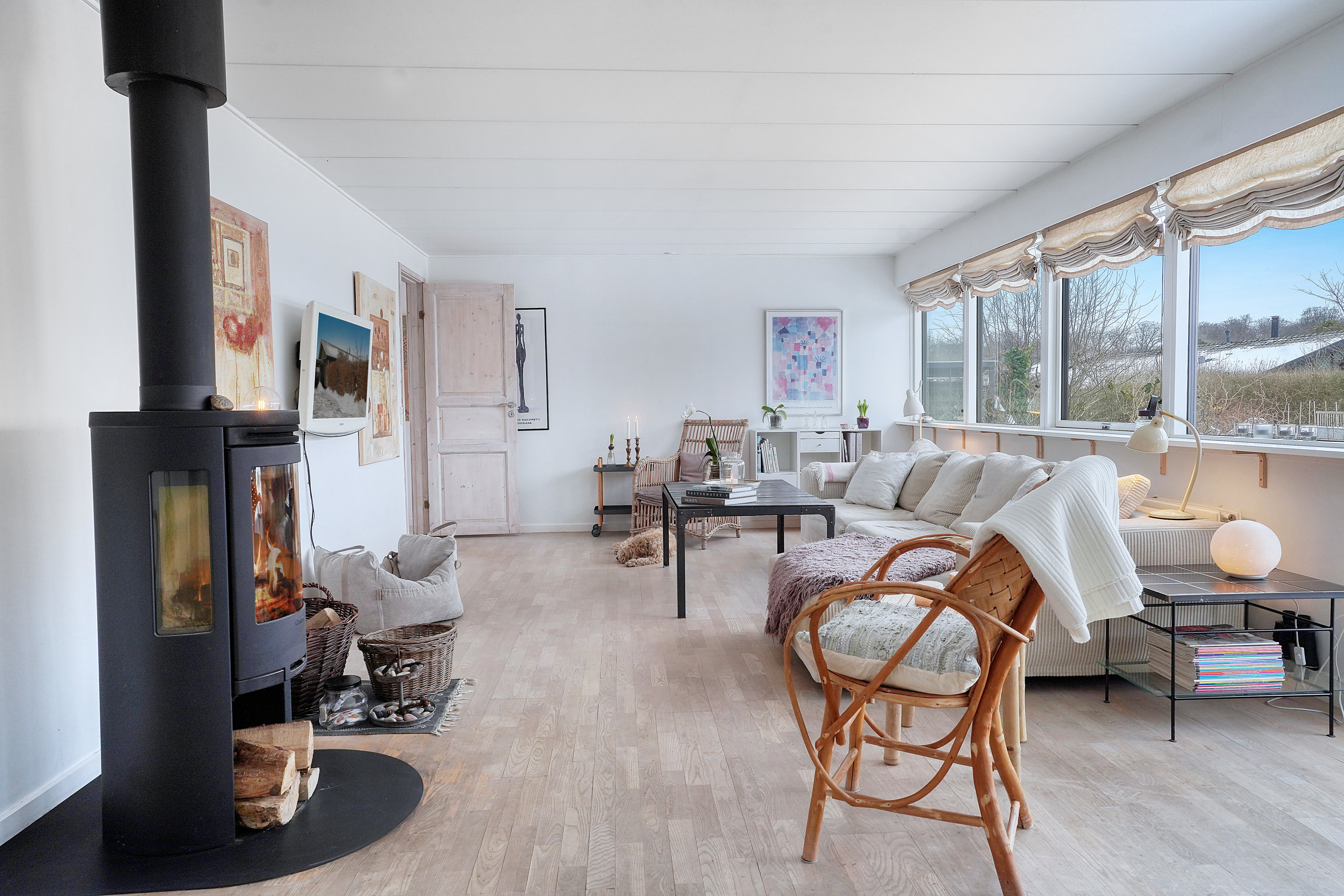 Fremhævet stue billede i fuldskærmstilstand. Billede af Kovangen 153, 3480 Fredensborg