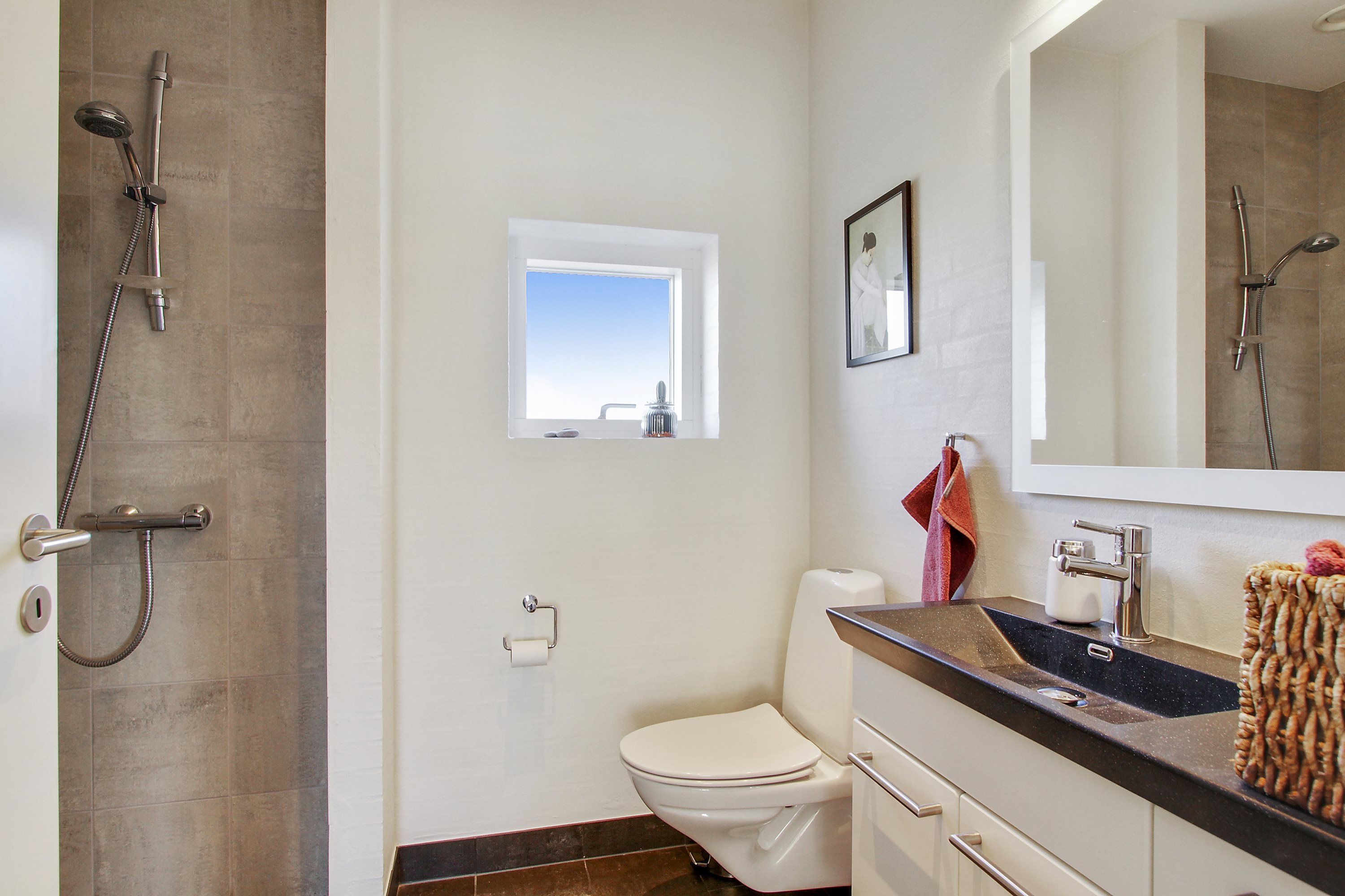 Fremhævet badeværelse billede i fuldskærmstilstand. Billede af Højdedraget 110, 9530 Støvring