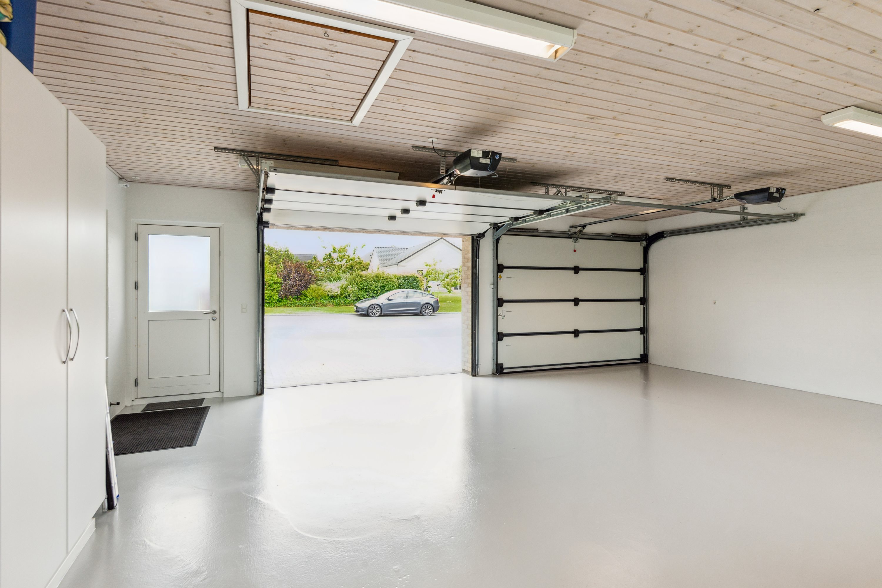 Fremhævet garage billede i fuldskærmstilstand. Billede af Højdedraget 110, 9530 Støvring