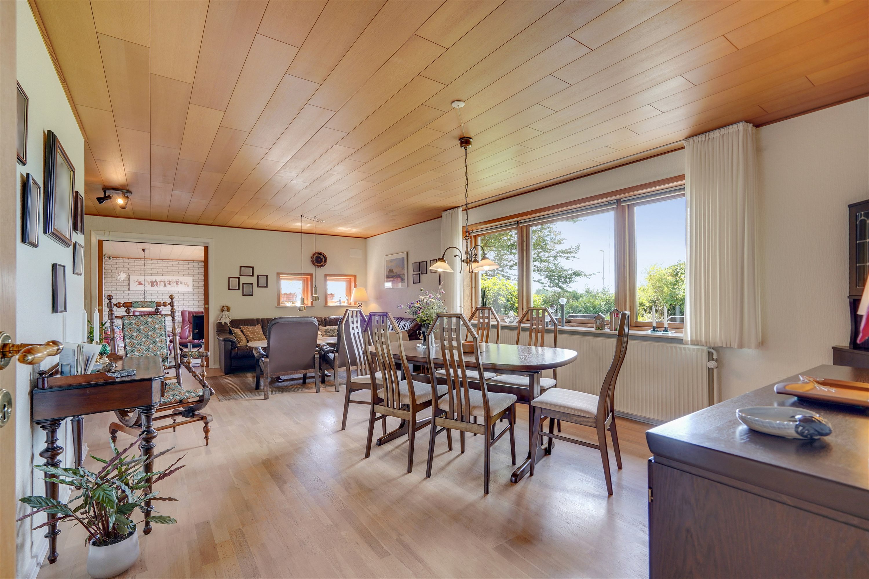 Fremhævet stue billede i fuldskærmstilstand. Billede af Agertoften 2, Tinghøj, 6800 Varde