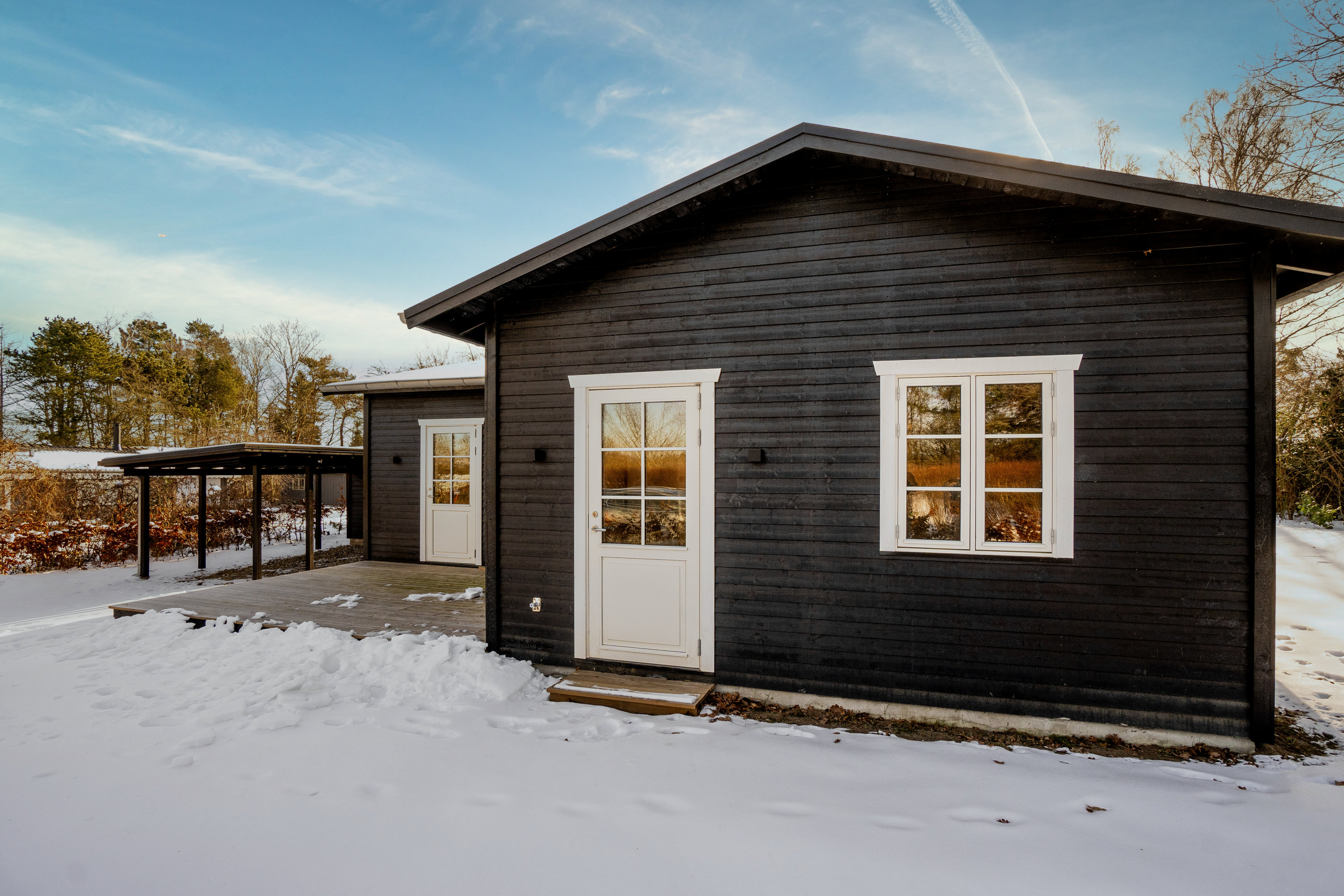 Fremhævet set fra haven billede i fuldskærmstilstand. Billede af Hans Kurtsvej 24, Evetofte, 3370 Melby