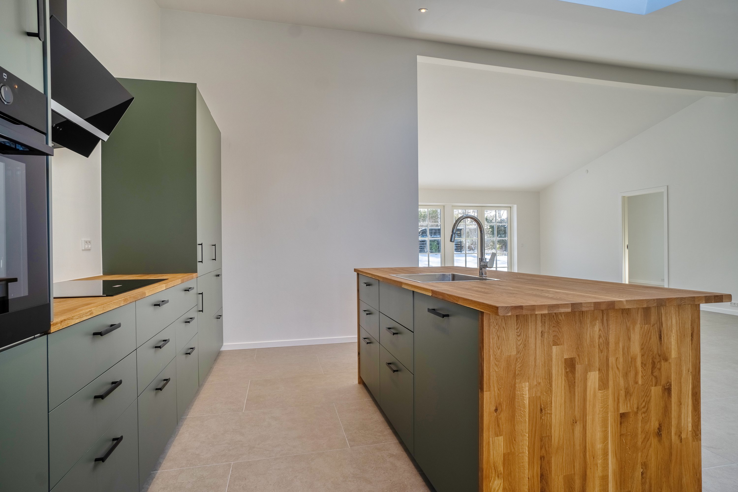 Fremhævet køkken billede i fuldskærmstilstand. Billede af Hans Kurtsvej 24, Evetofte, 3370 Melby