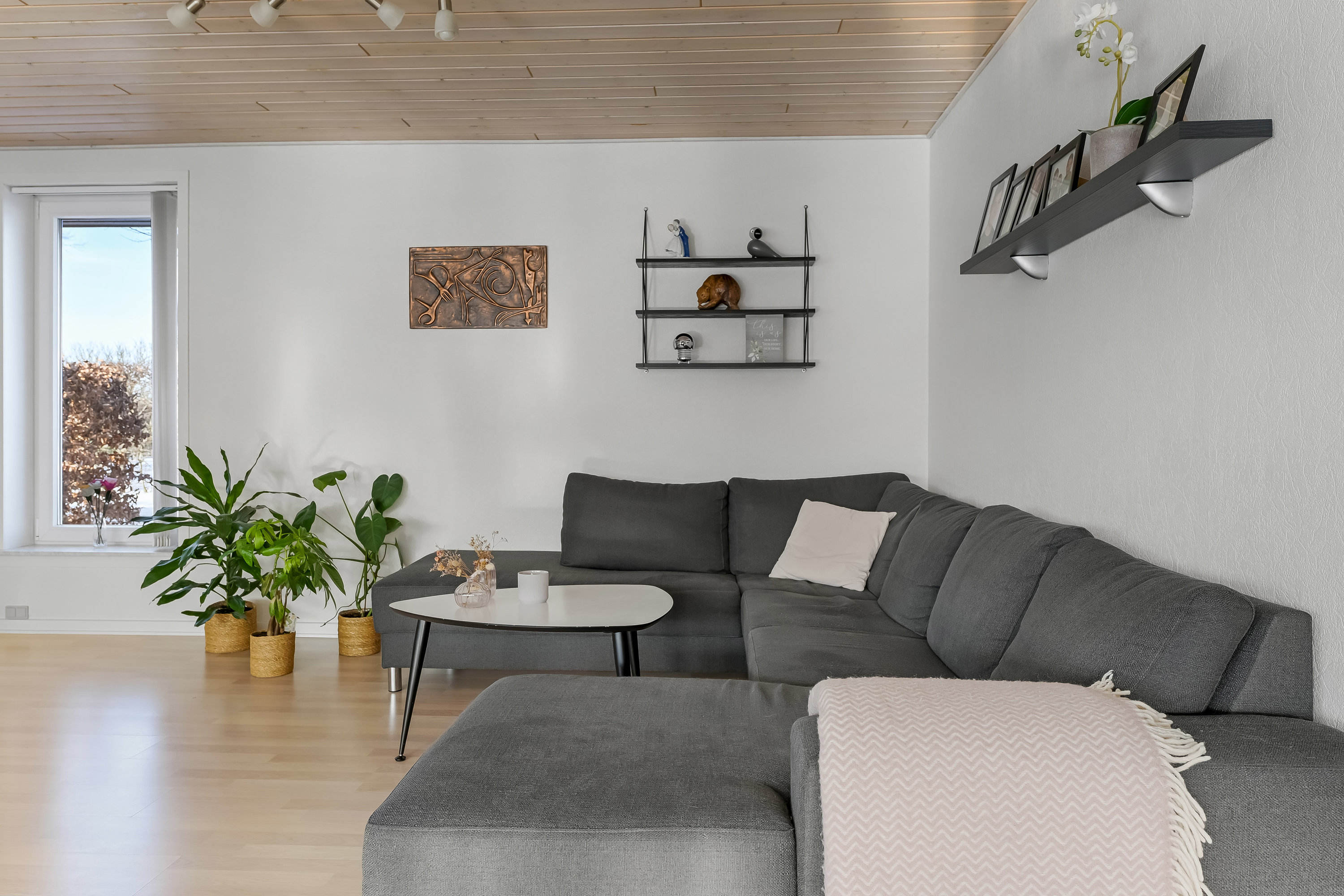 Fremhævet stue billede i fuldskærmstilstand. Billede af Egevænget 415, 7190 Billund