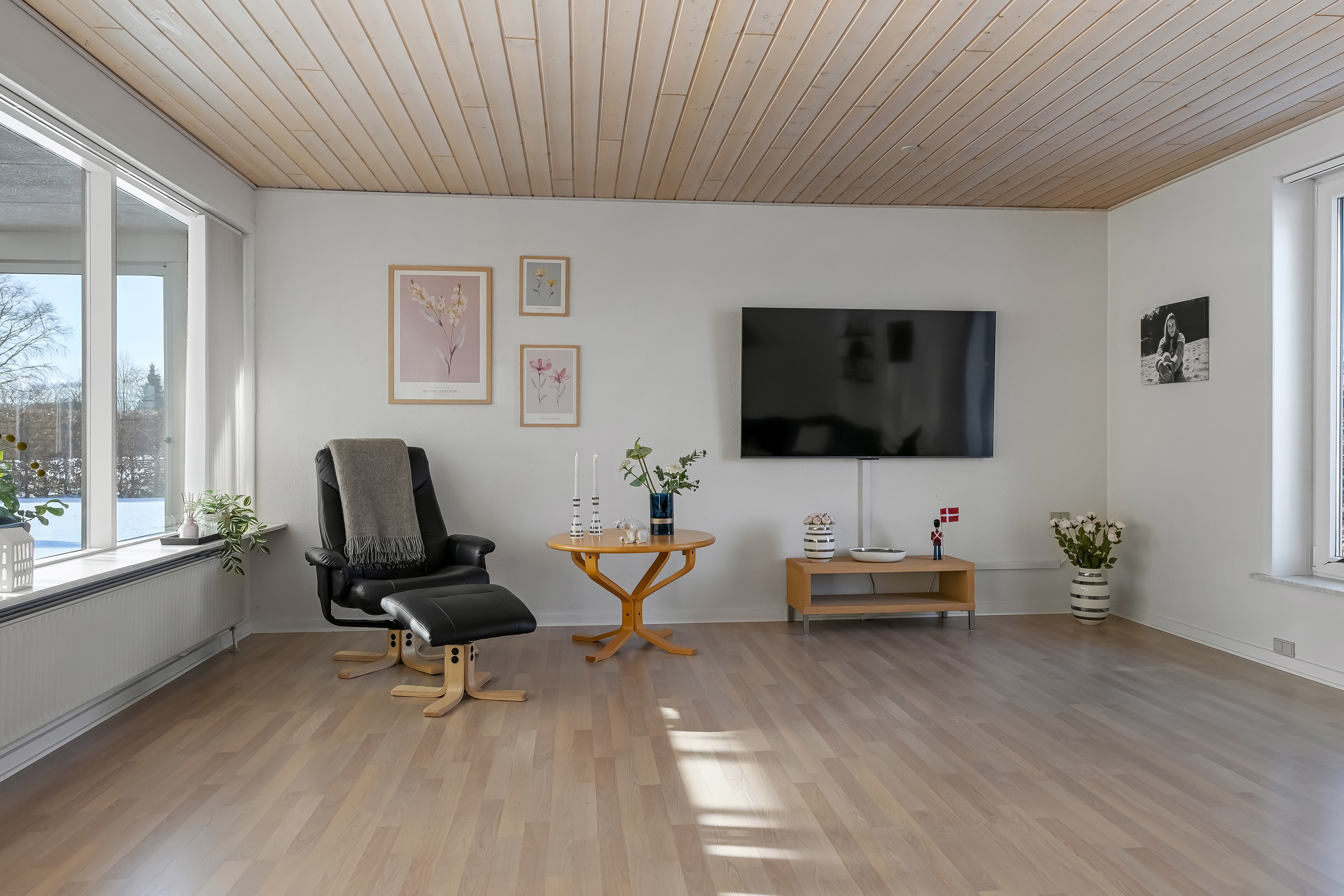 Fremhævet stue billede i fuldskærmstilstand. Billede af Egevænget 415, 7190 Billund