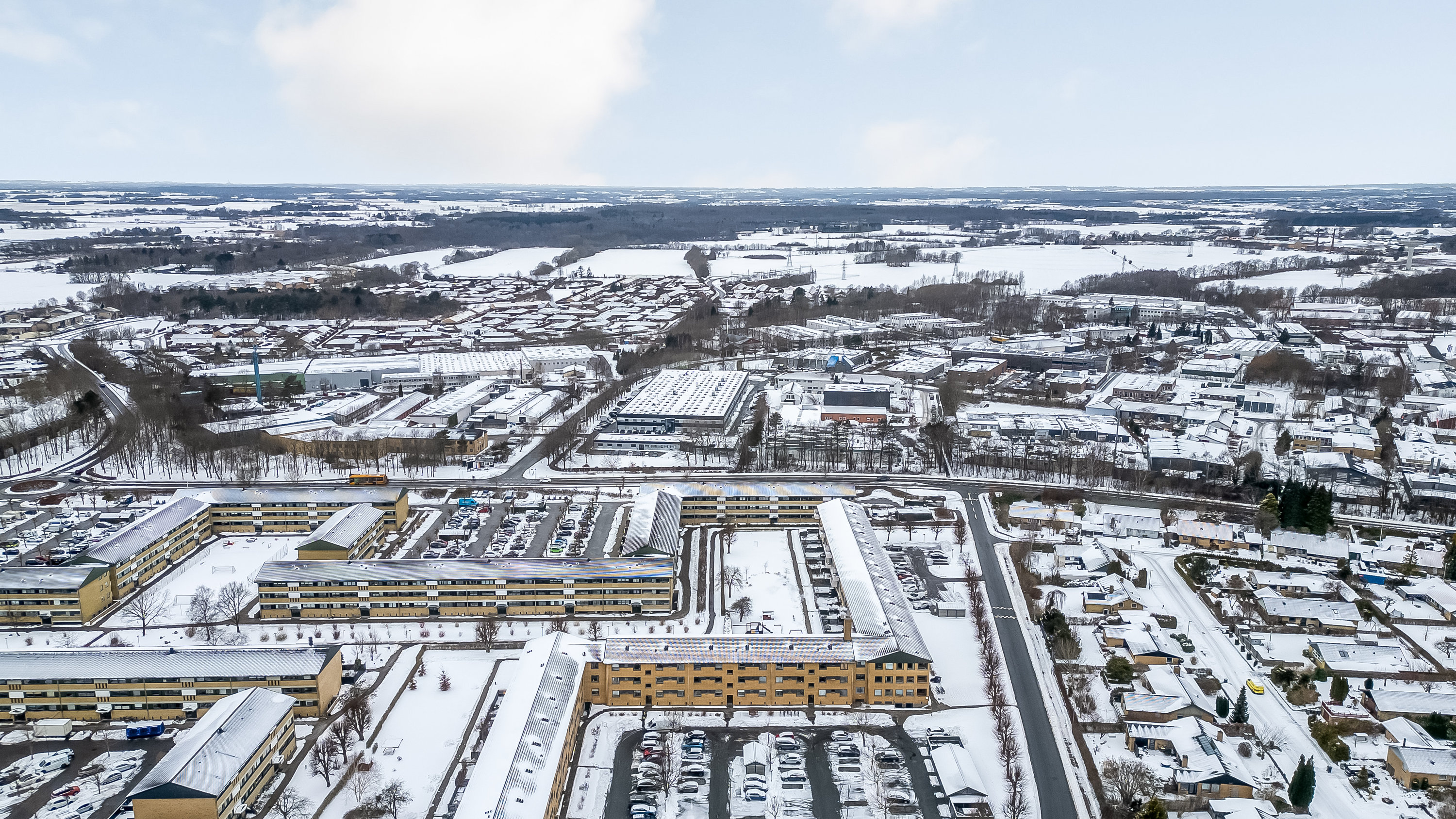 Fremhævet luftfoto billede i fuldskærmstilstand. Billede af Ørnevang 18, 1. th., 3450 Allerød