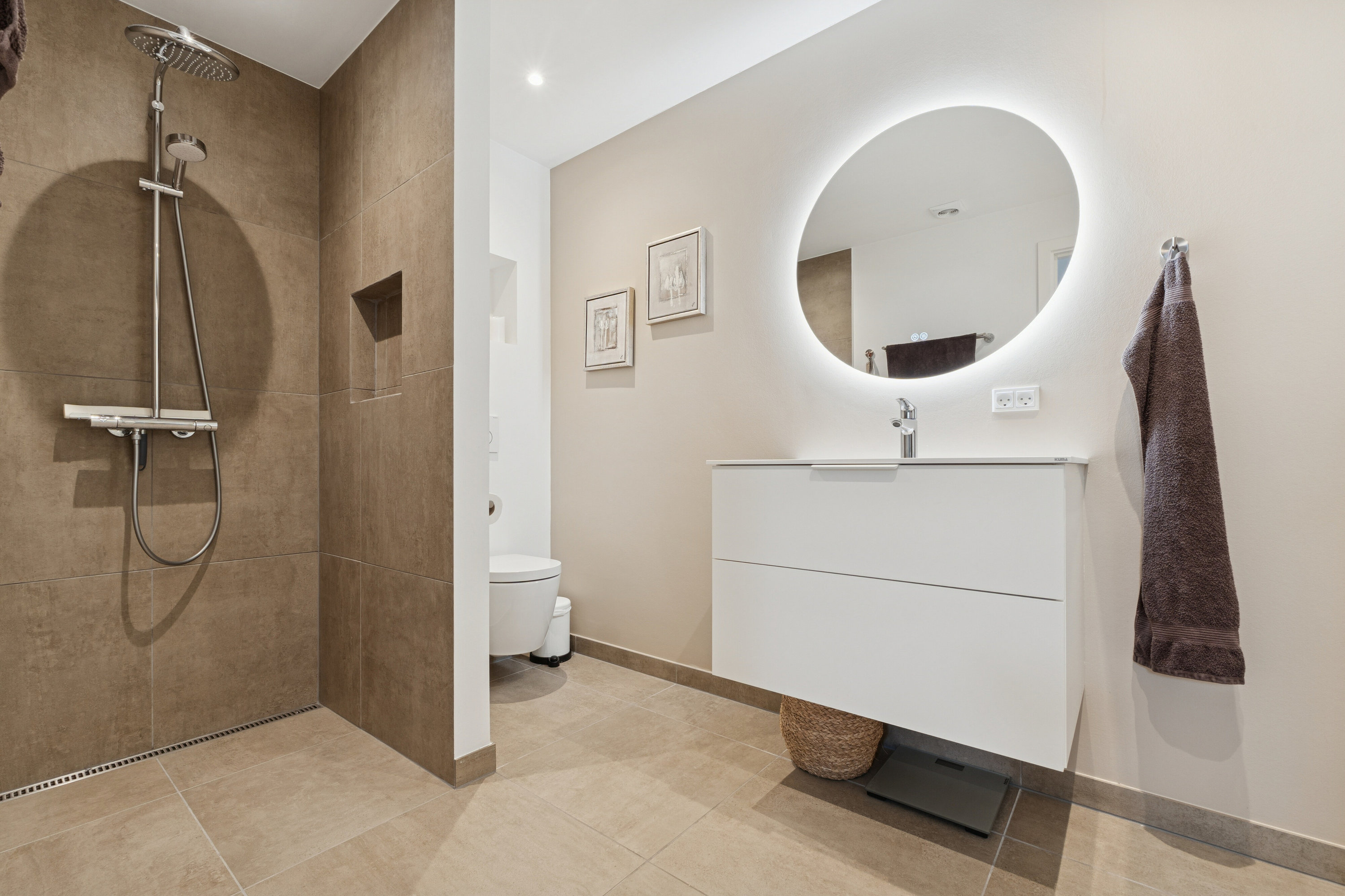 Fremhævet badeværelse billede i fuldskærmstilstand. Billede af Nørreport 8, 5900 Rudkøbing