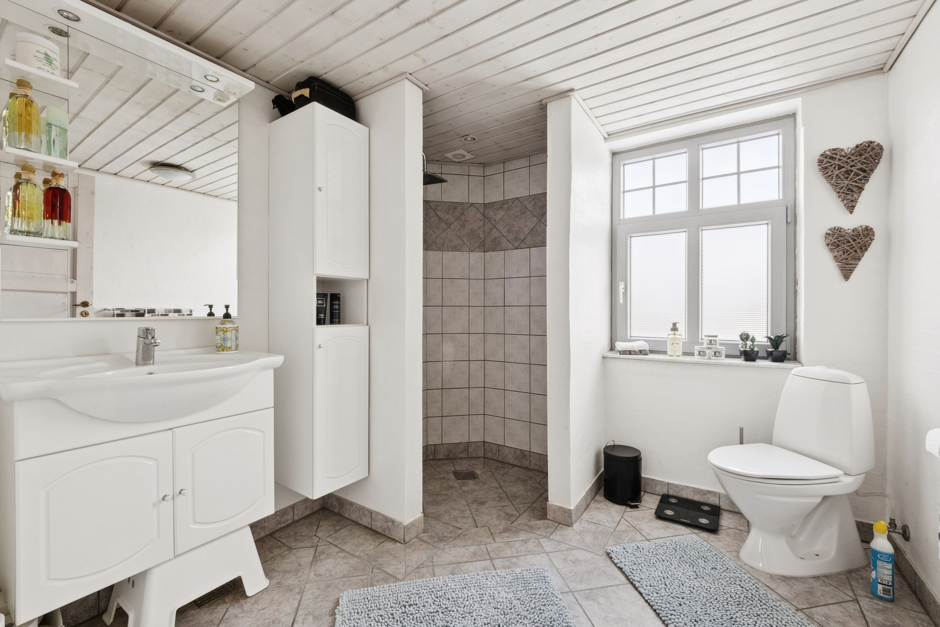 Fremhævet badeværelse billede i fuldskærmstilstand. Billede af Ørumvej 59, Sdr Ørum, 7840 Højslev