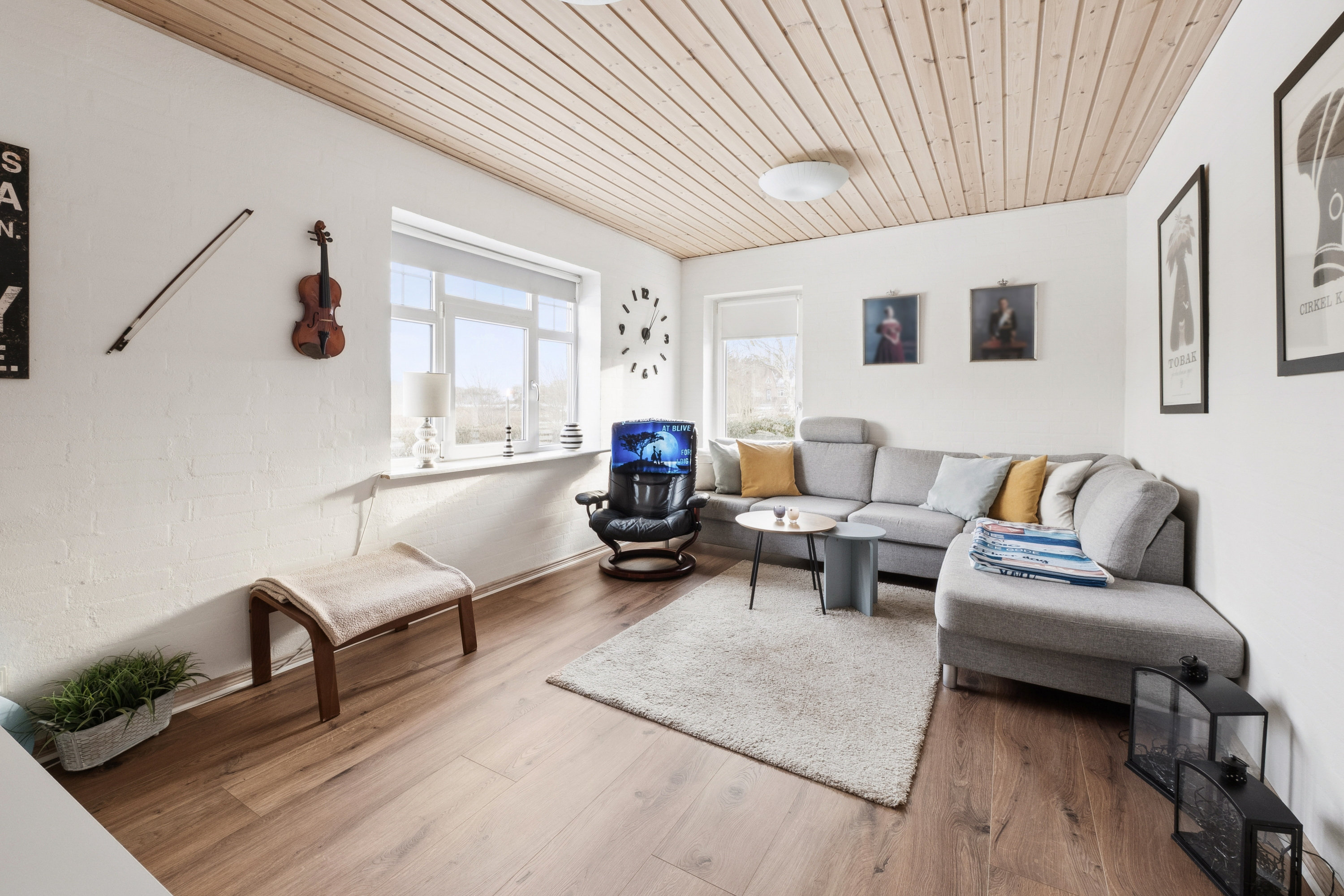 Fremhævet stue billede i fuldskærmstilstand. Billede af Ørumvej 59, Sdr Ørum, 7840 Højslev