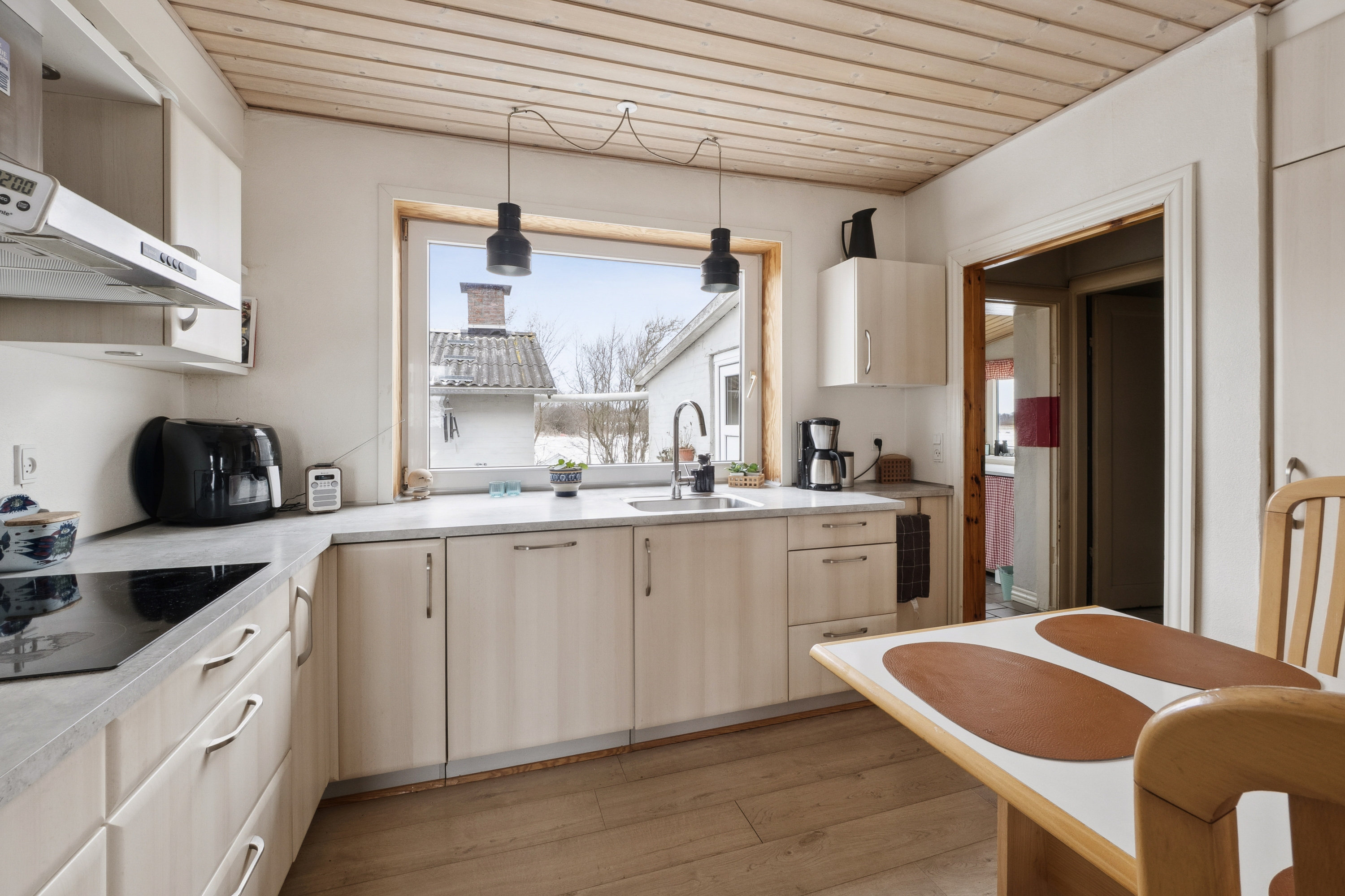 Fremhævet køkken billede i fuldskærmstilstand. Billede af Kongevejen 39, Sejerslev, 7900 Nykøbing M