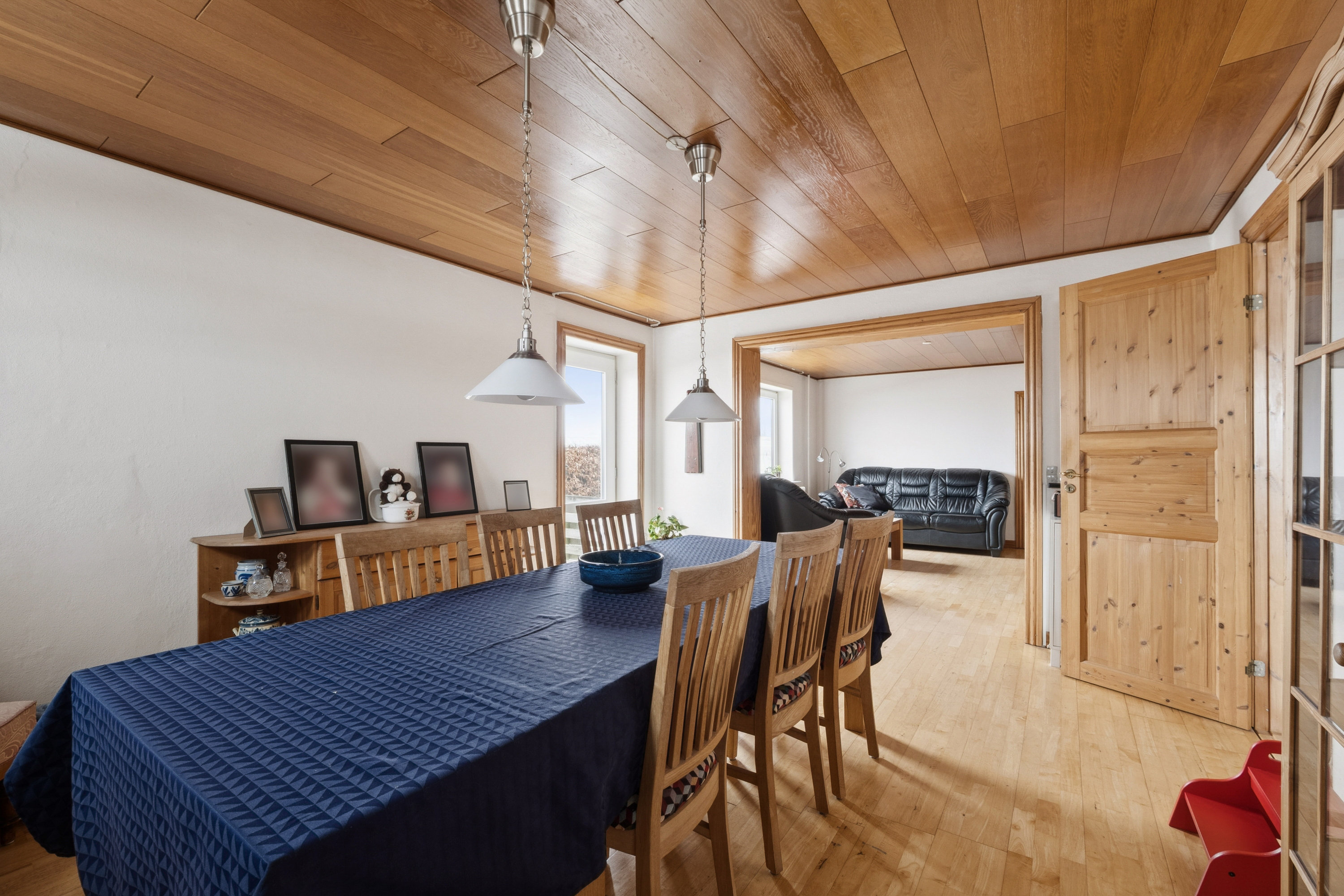 Fremhævet stue billede i fuldskærmstilstand. Billede af Kongevejen 39, Sejerslev, 7900 Nykøbing M