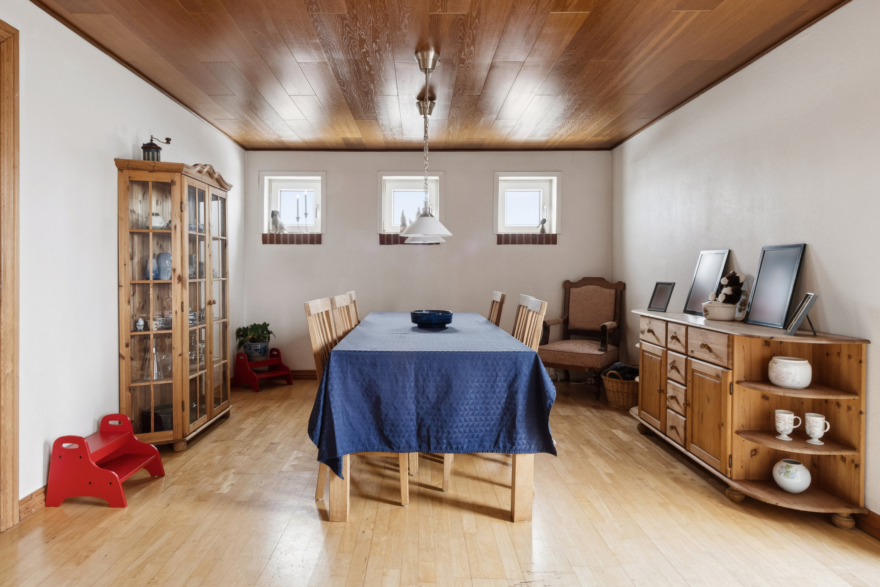 Fremhævet stue billede i fuldskærmstilstand. Billede af Kongevejen 39, Sejerslev, 7900 Nykøbing M