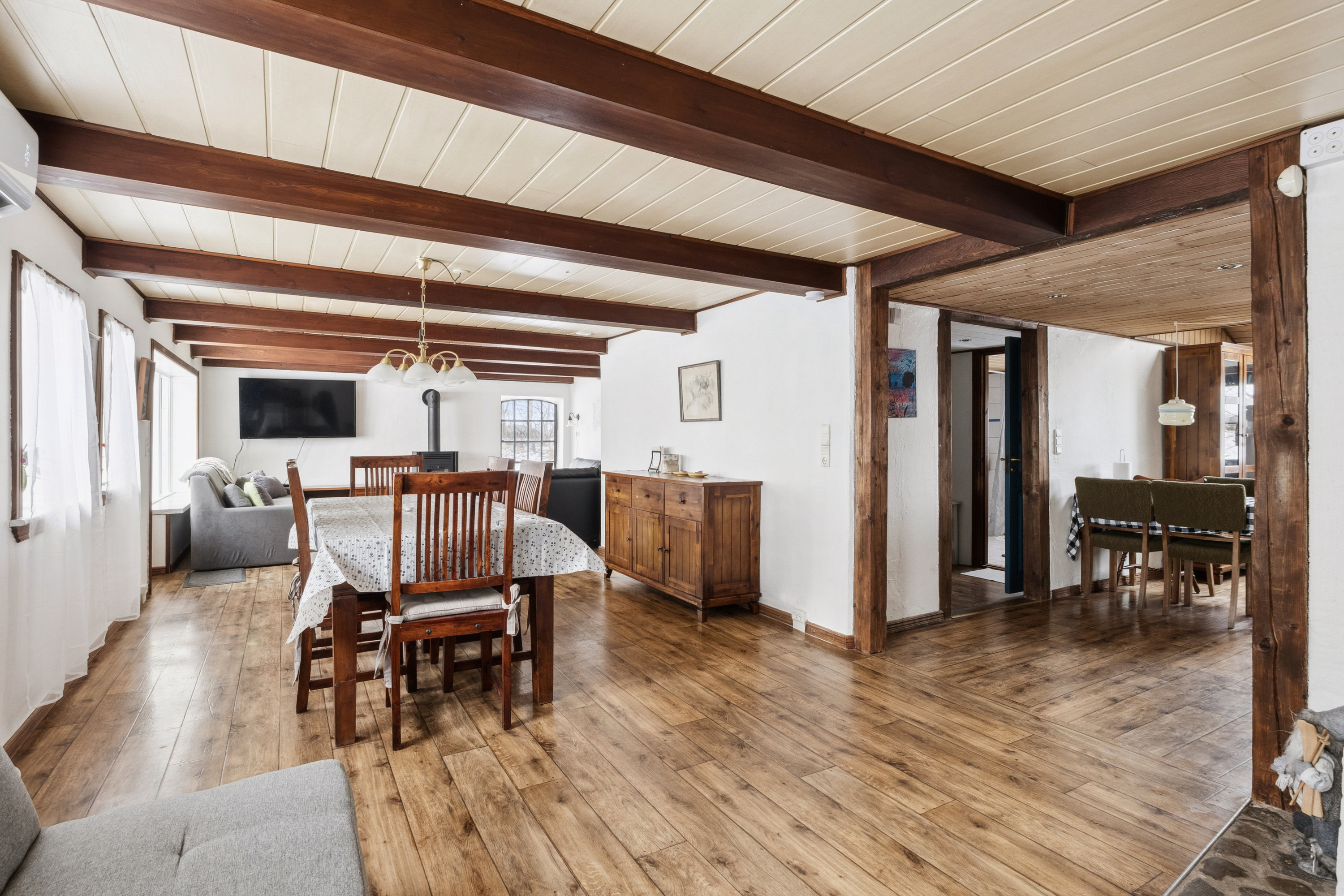 Fremhævet stue billede i fuldskærmstilstand. Billede af Kalundborgvej 20, Vejerslev, 7980 Vils