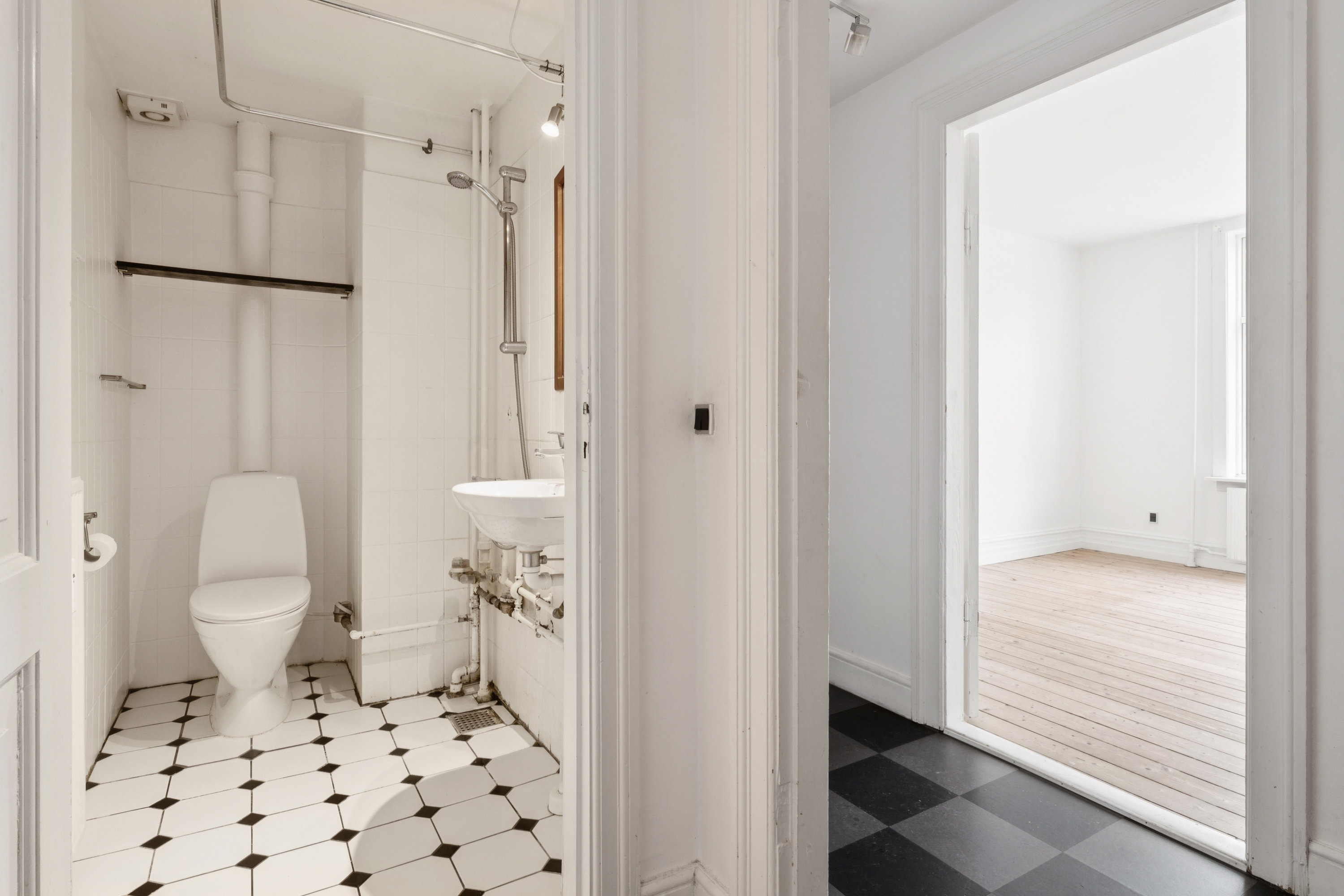 Fremhævet gang billede i fuldskærmstilstand. Billede af Egholmsgade 2, 2. tv., 9000 Aalborg