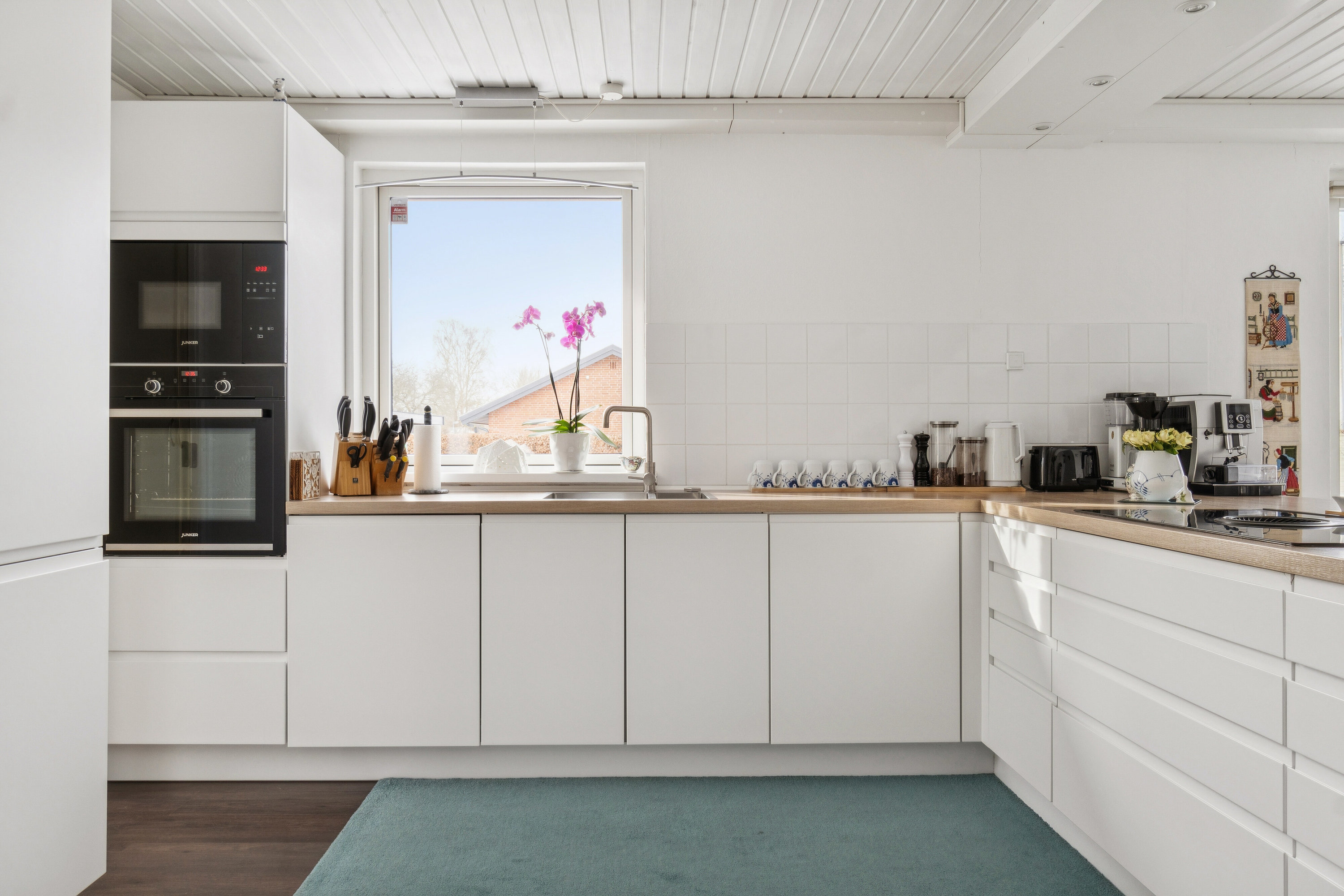 Fremhævet køkken/alrum billede i fuldskærmstilstand. Billede af Figenvej 75, 4700 Næstved