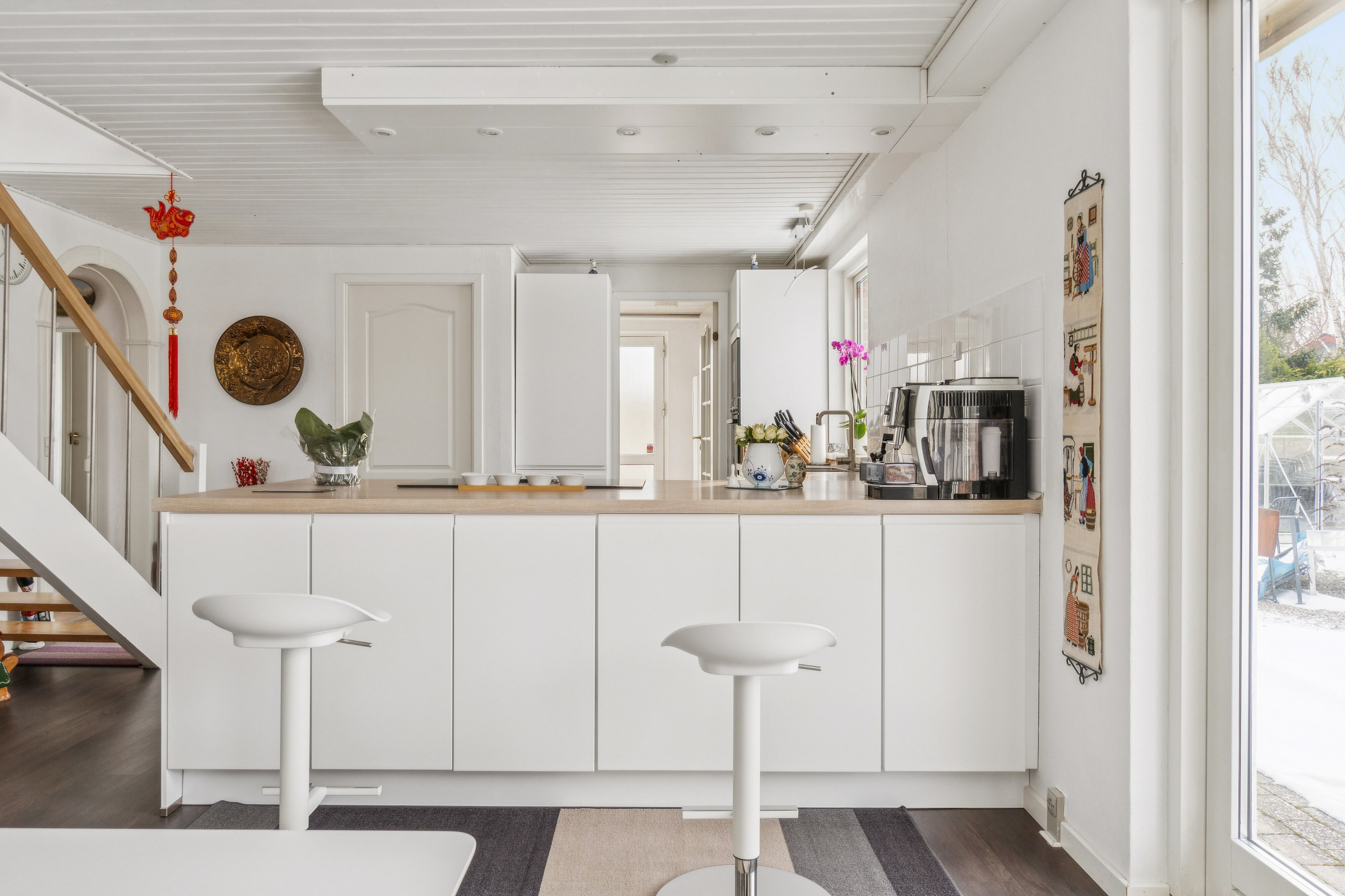 Fremhævet køkken/alrum billede i fuldskærmstilstand. Billede af Figenvej 75, 4700 Næstved