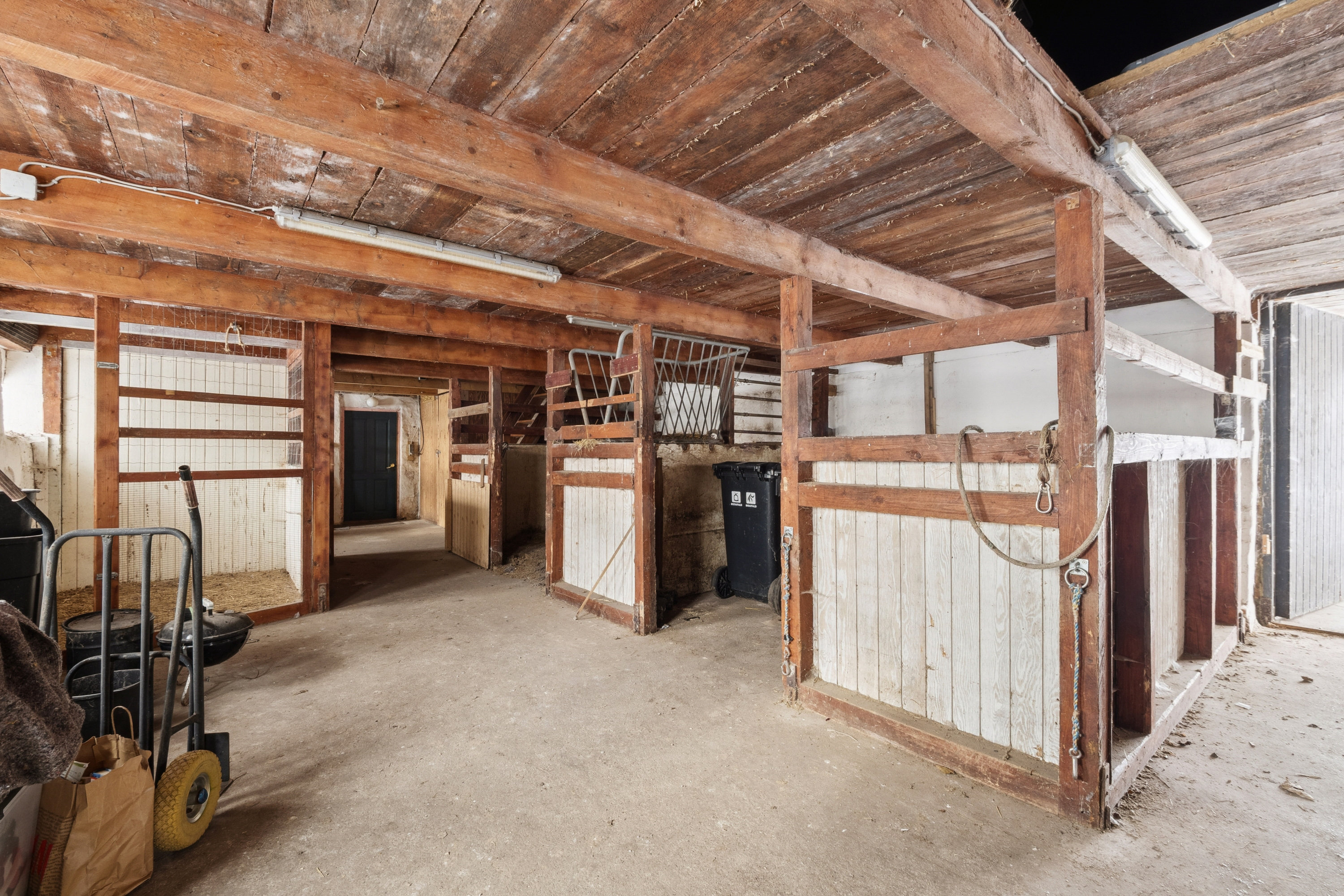 Fremhævet stald billede i fuldskærmstilstand. Billede af Kalundborgvej 20, Vejerslev, 7980 Vils