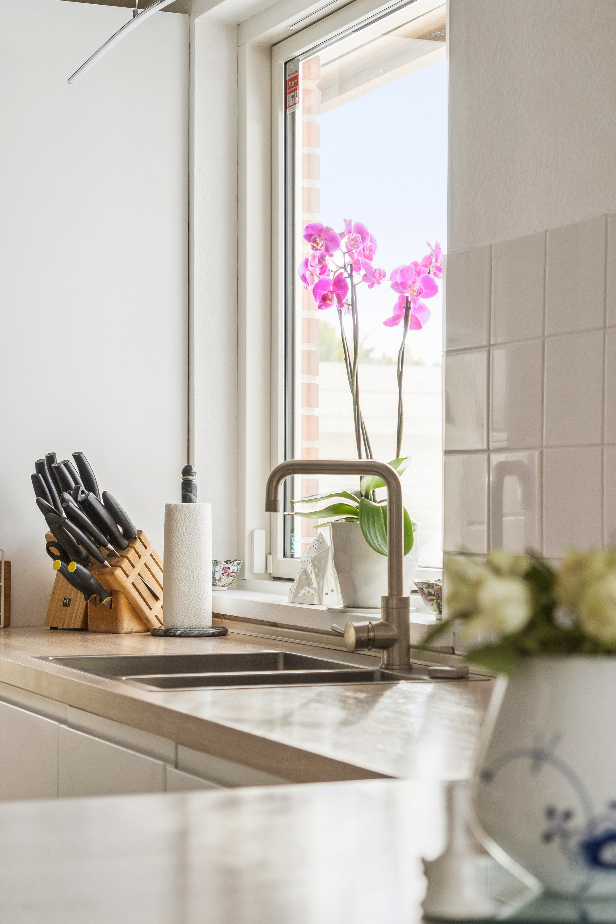 Fremhævet køkken/alrum billede i fuldskærmstilstand. Billede af Figenvej 75, 4700 Næstved