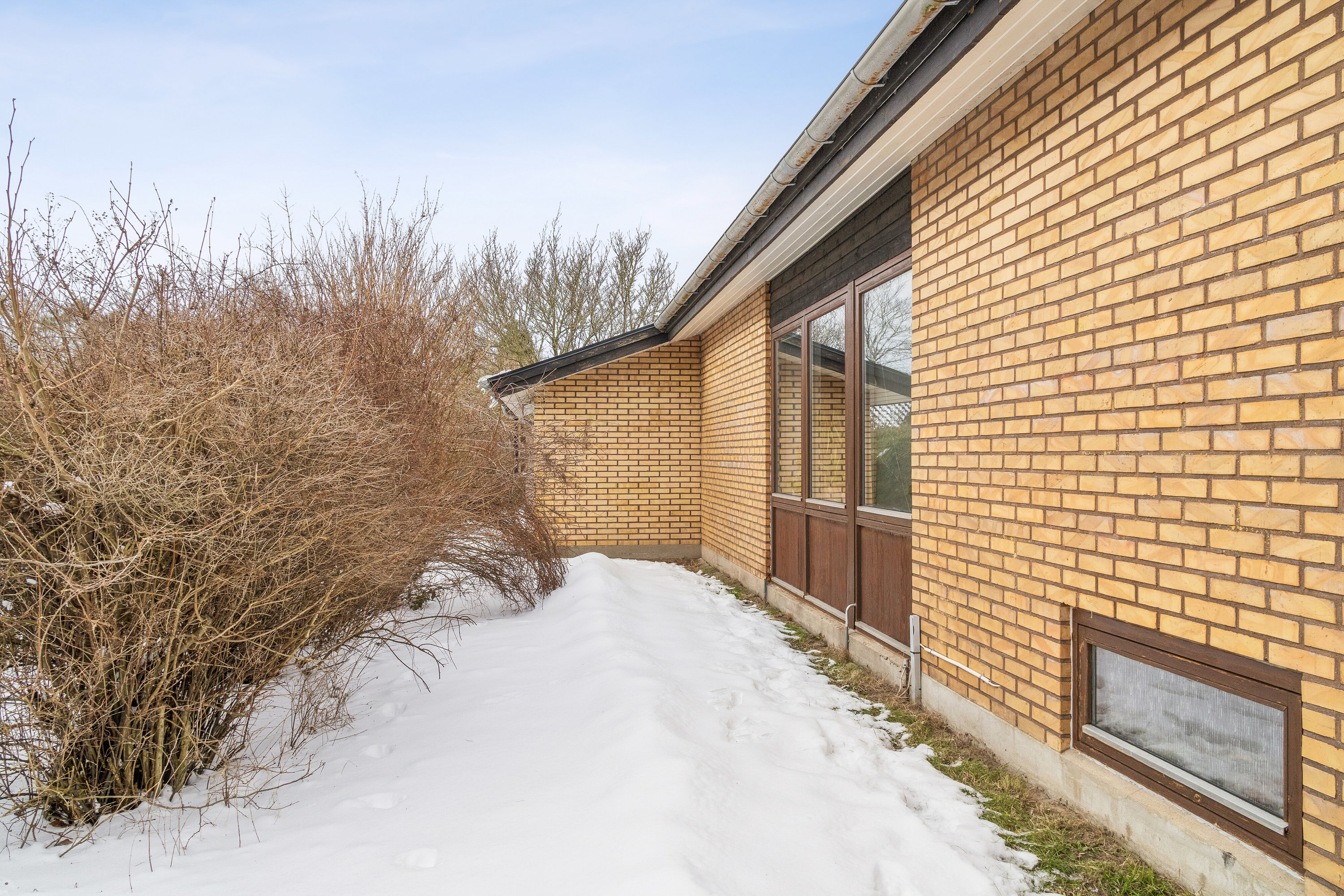 Fremhævet set fra haven billede i fuldskærmstilstand. Billede af Lønborg Friis Vej 8, 9800 Hjørring