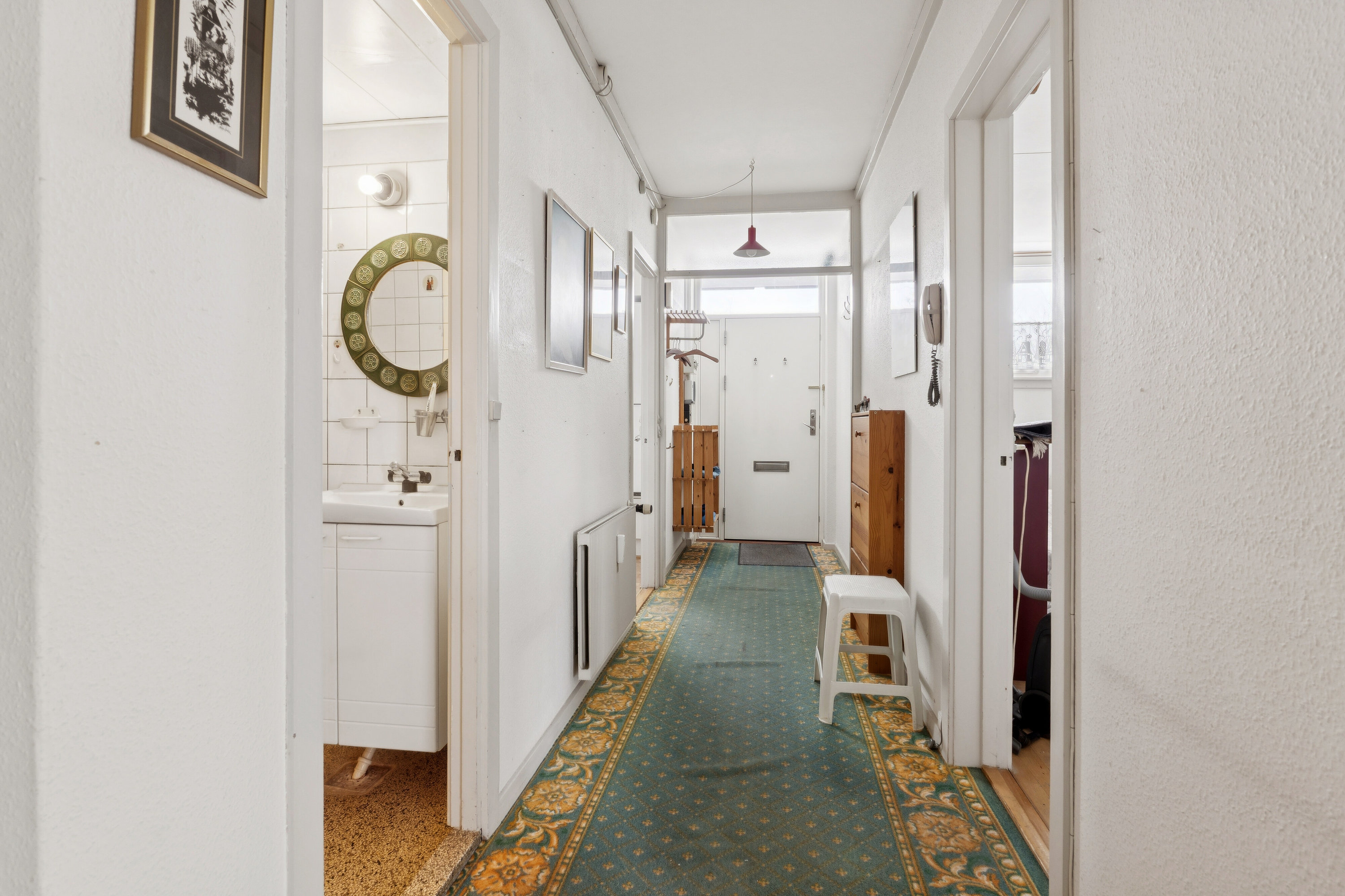 Fremhævet gang billede i fuldskærmstilstand. Billede af Baunebakkevej 23, 1., 2650 Hvidovre