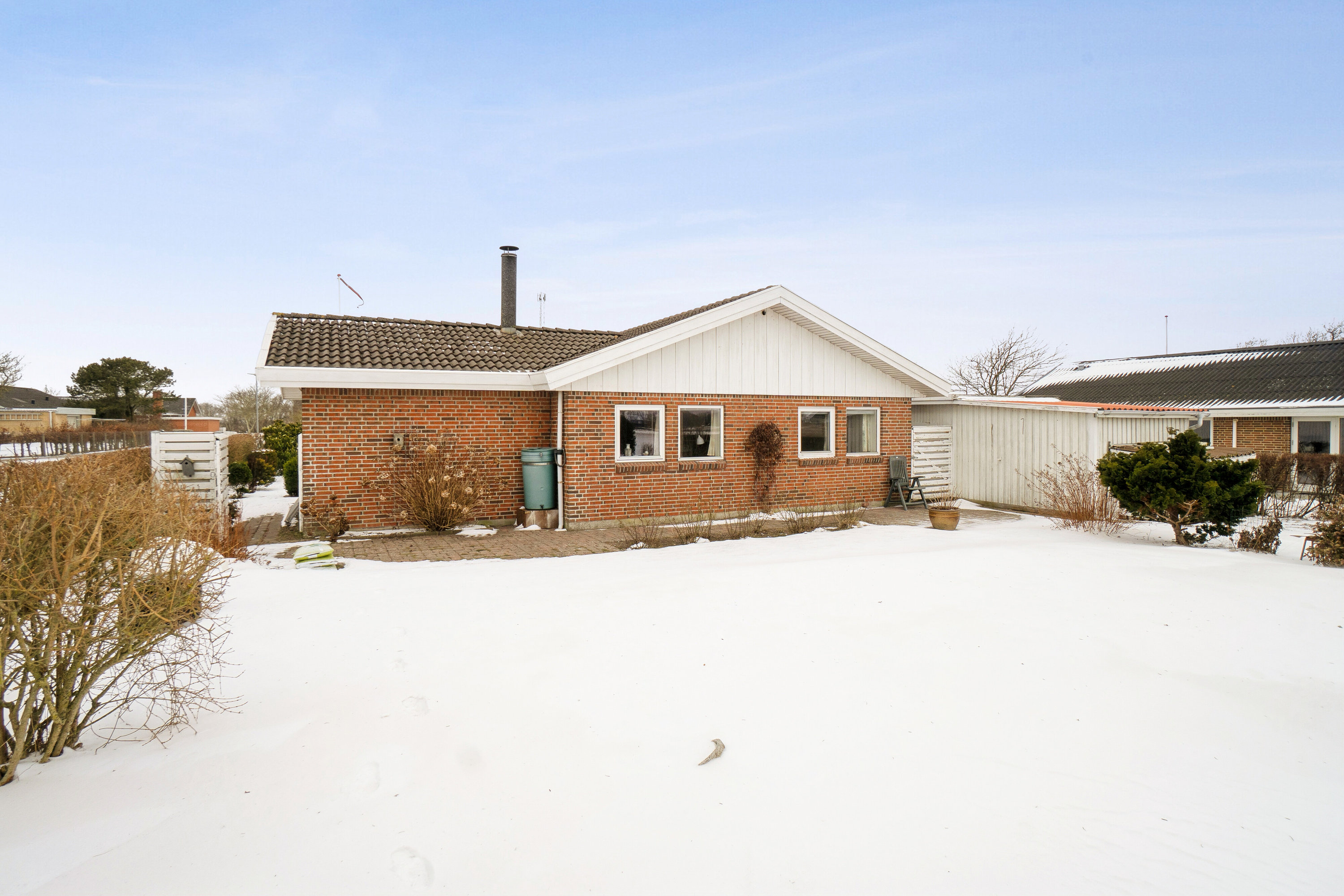 Fremhævet set fra haven billede i fuldskærmstilstand. Billede af Møllevænget 15, Lyngs, 7790 Thyholm