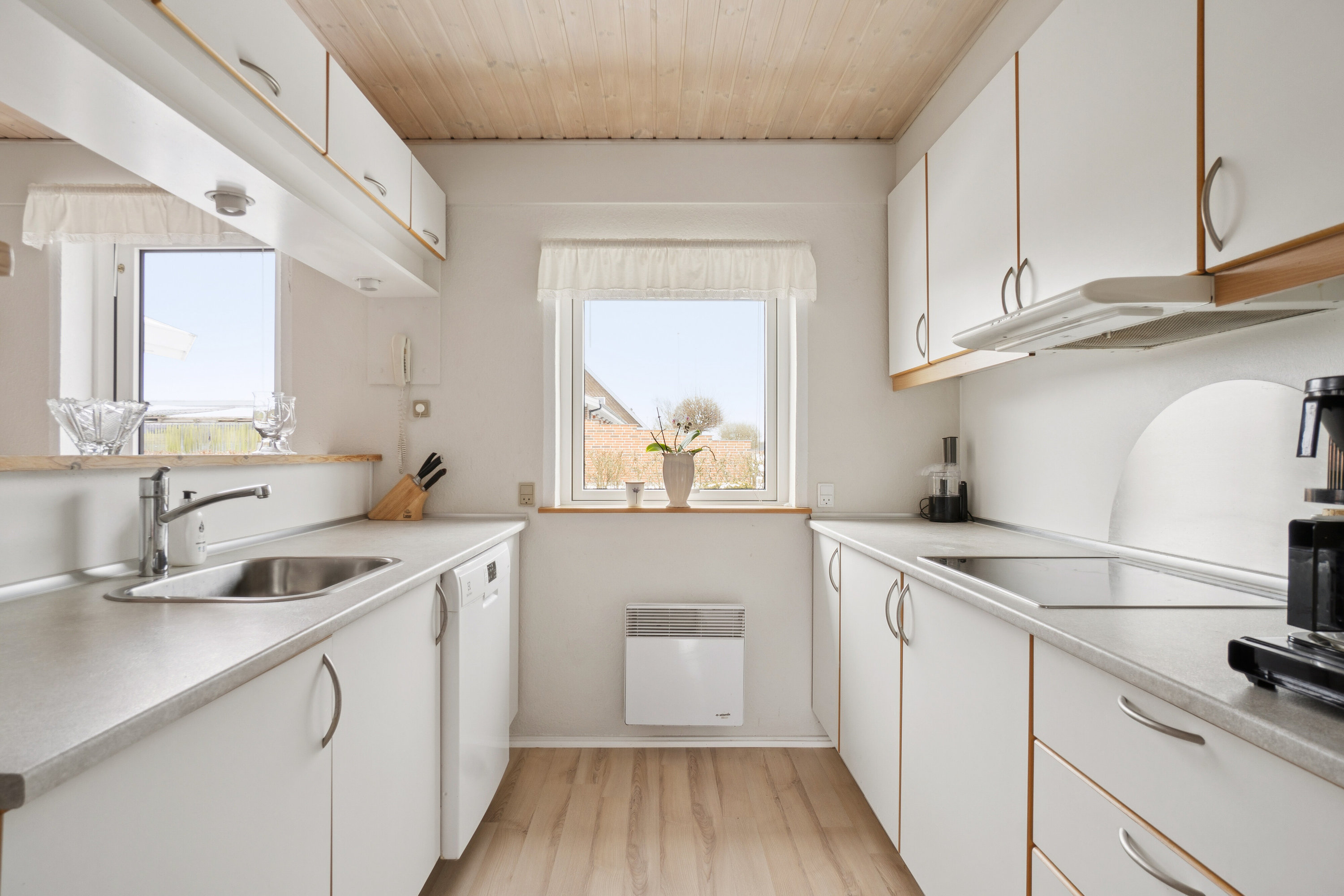 Fremhævet køkken billede i fuldskærmstilstand. Billede af Møllevænget 15, Lyngs, 7790 Thyholm