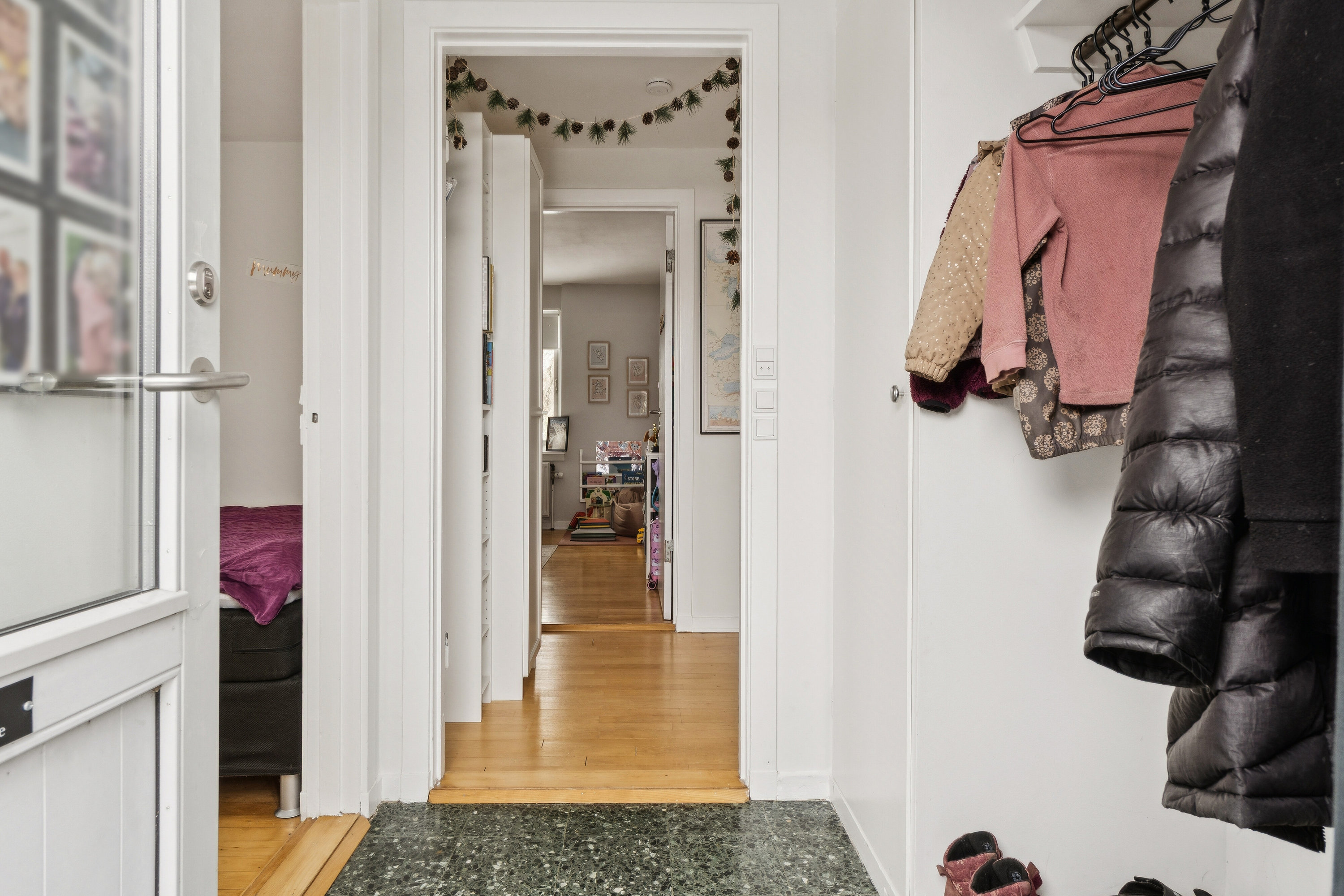 Fremhævet entré billede i fuldskærmstilstand. Billede af Kærmyssevej 7, Kregme, 3300 Frederiksværk