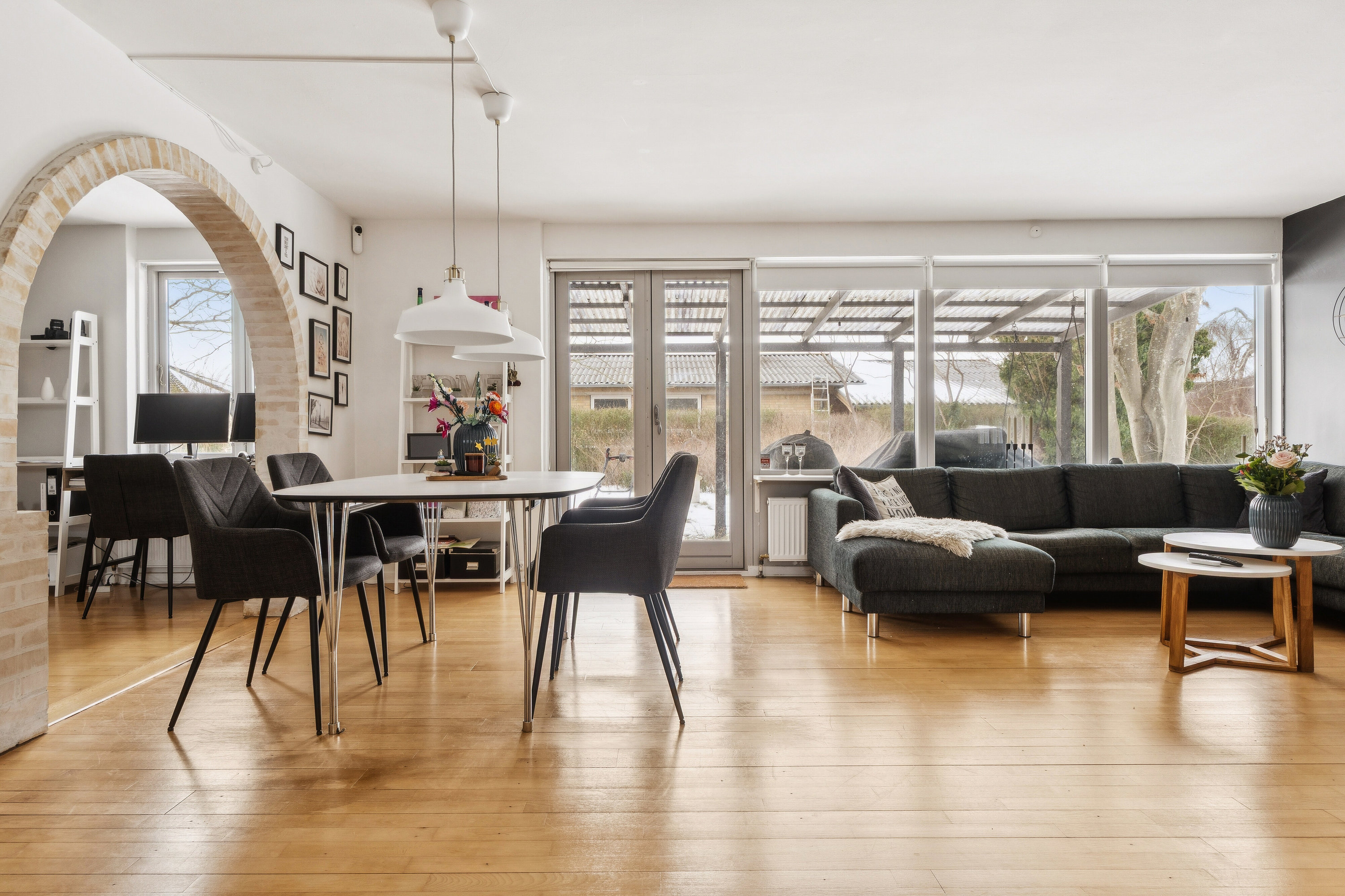 Fremhævet stue billede i fuldskærmstilstand. Billede af Kærmyssevej 7, Kregme, 3300 Frederiksværk