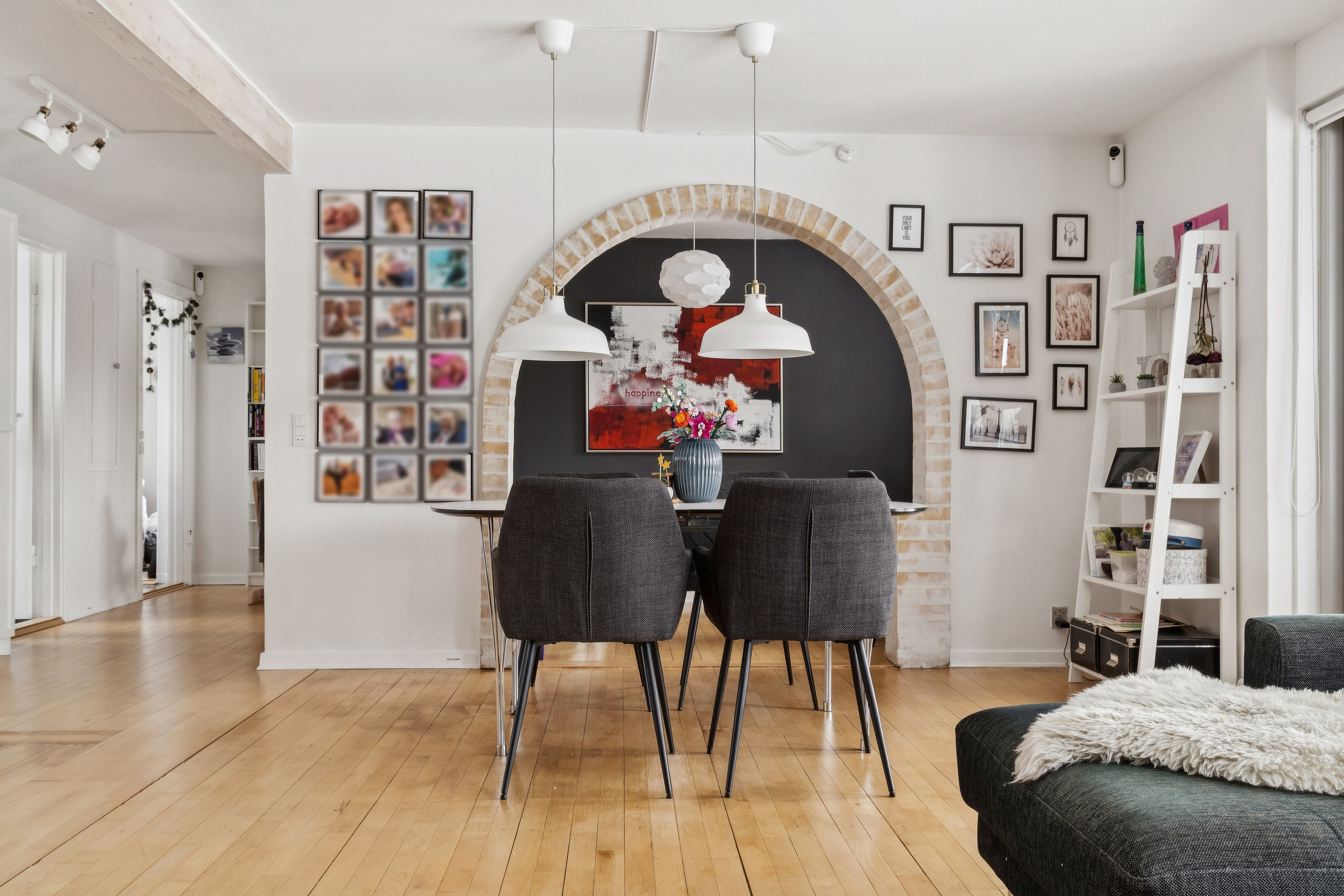 Fremhævet stue billede i fuldskærmstilstand. Billede af Kærmyssevej 7, Kregme, 3300 Frederiksværk