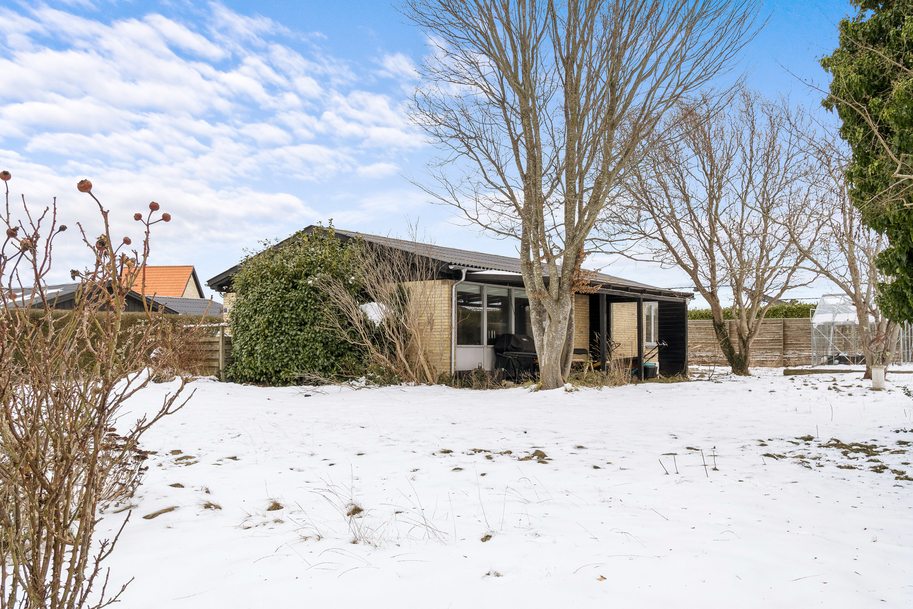 Fremhævet set fra haven billede i fuldskærmstilstand. Billede af Kærmyssevej 7, Kregme, 3300 Frederiksværk