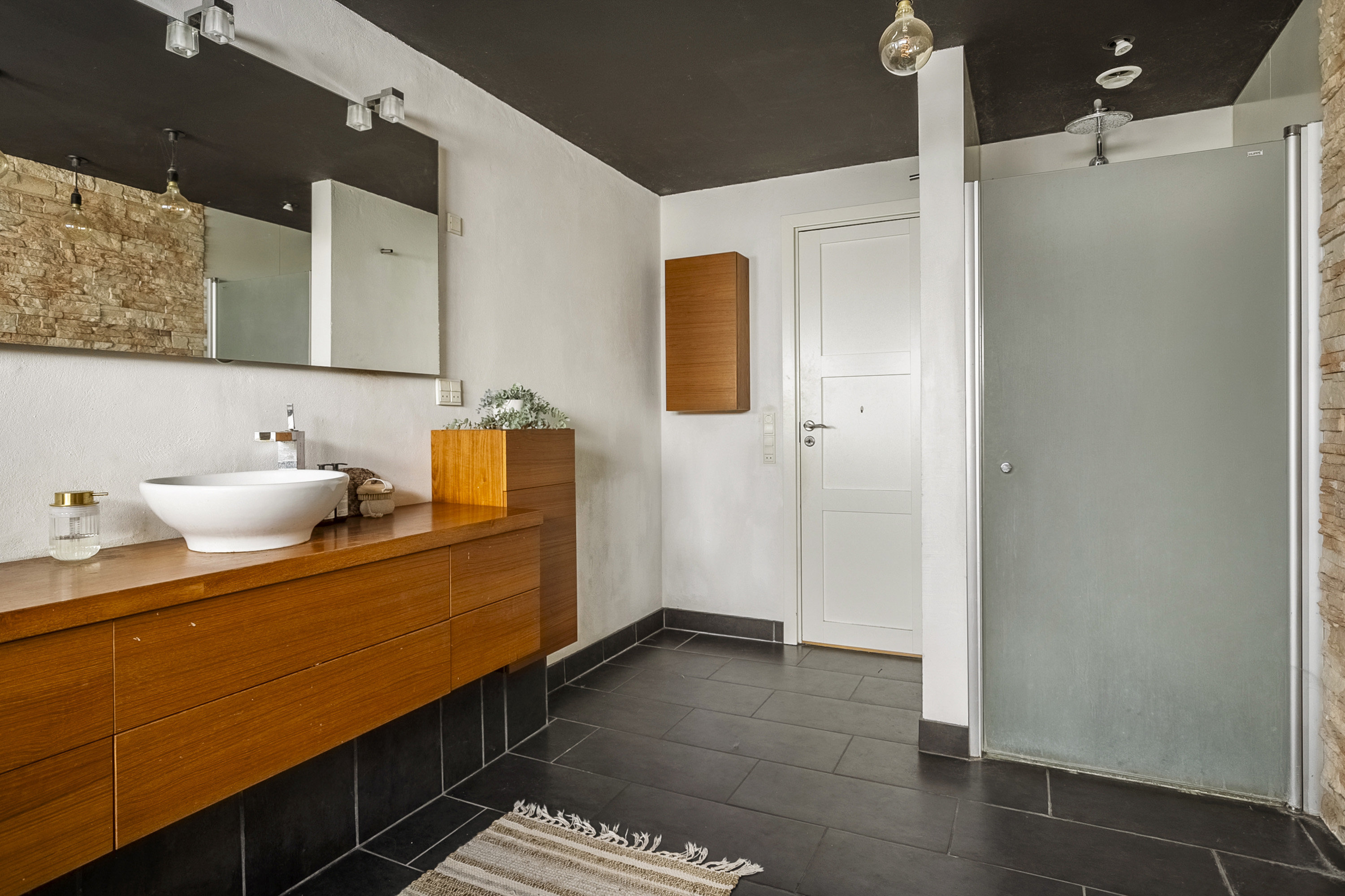 Fremhævet badeværelse billede i fuldskærmstilstand. Billede af Skovgårdsvej 2, 8700 Horsens