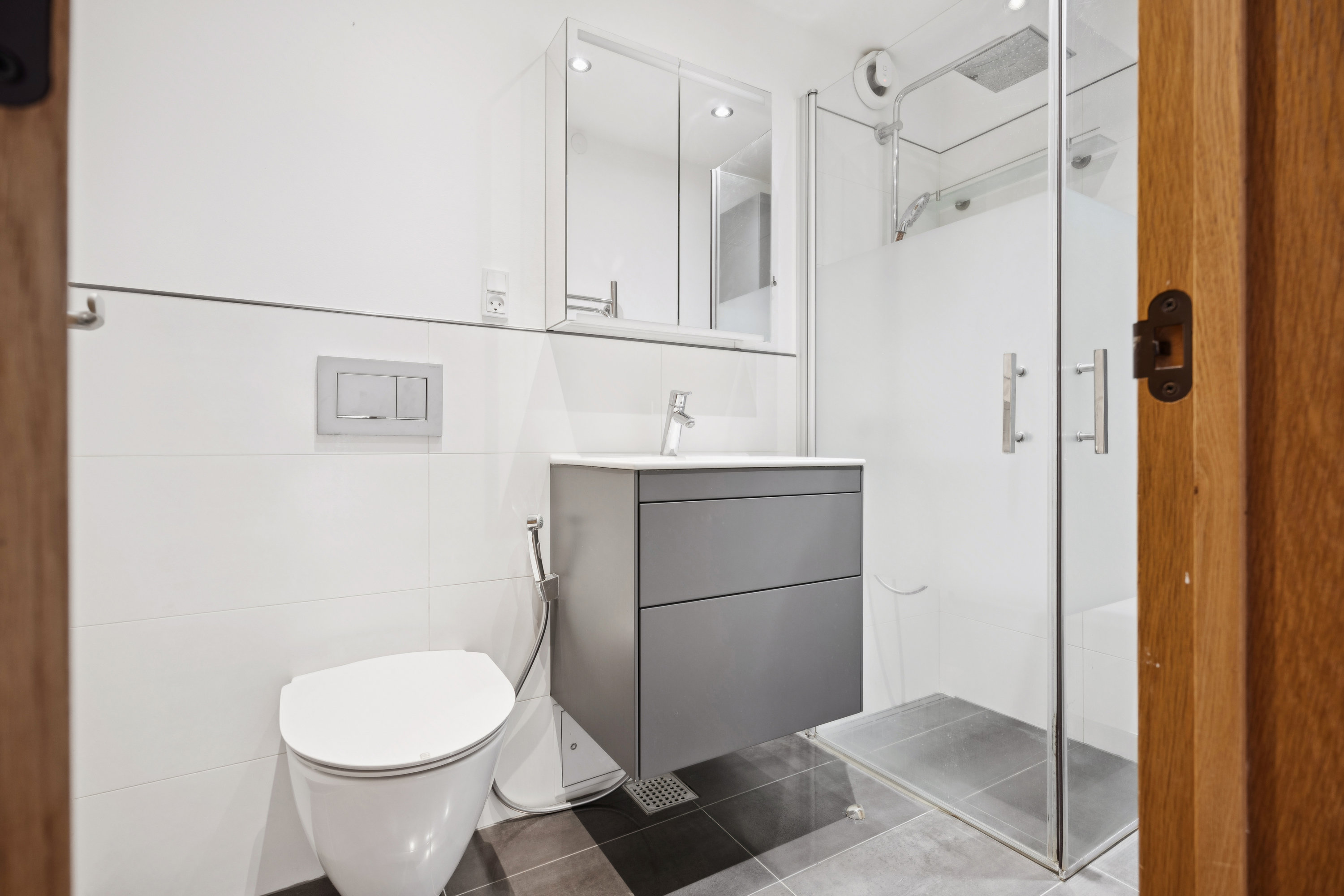 Fremhævet badeværelse billede i fuldskærmstilstand. Billede af Peter Bangs Vej 47, 2. tv., 2000 Frederiksberg