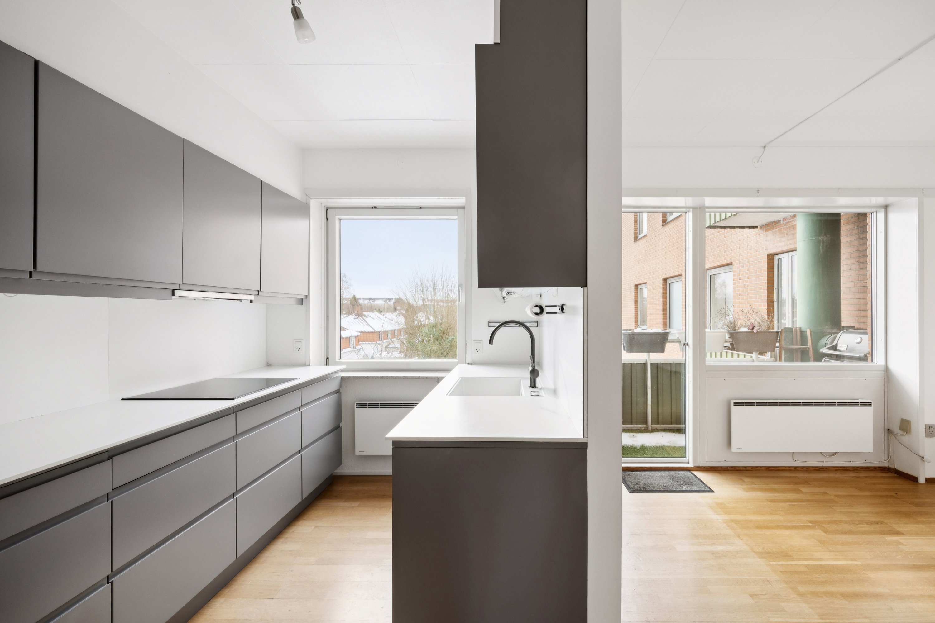 Fremhævet køkken billede i fuldskærmstilstand. Billede af Peter Bangs Vej 47, 2. tv., 2000 Frederiksberg